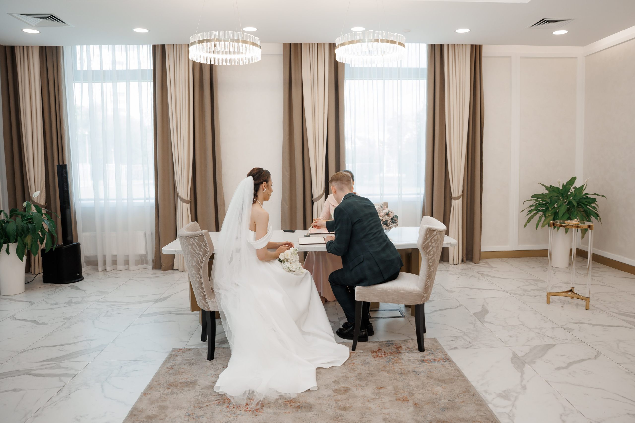 Регистрация в отеле Fish Point, ЗАГС Бутово, прогулка в Остафьево. Свадебный и репортажный фотограф (Москва, Королев и другие)