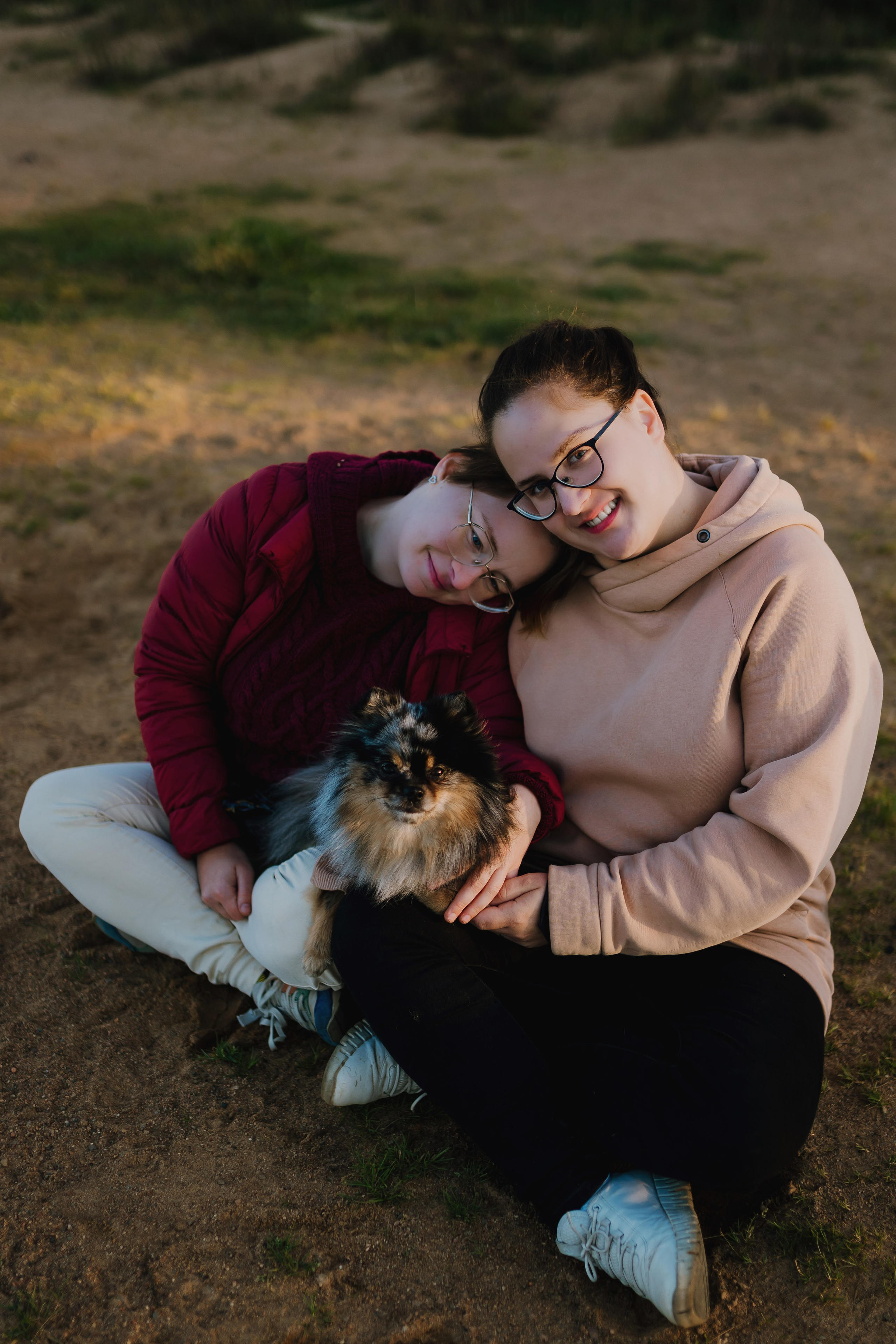 Семейная фотосессия с двумя собаками на закате. Фотограф анималист в Спб недорого Олеся Майорова