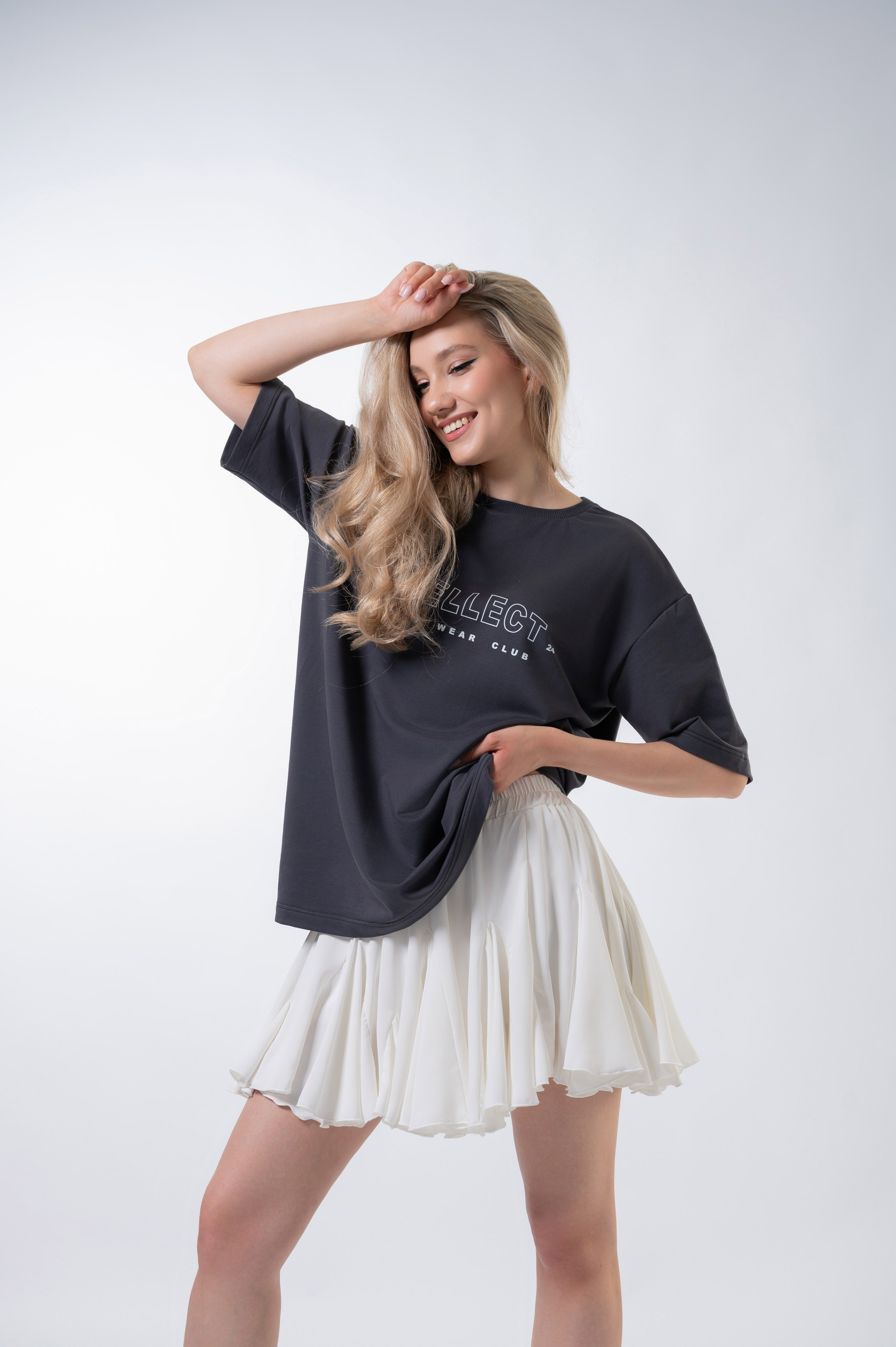 Каталог Девушки. Студия рекламной и предметной съемки товаров WELKO Studio