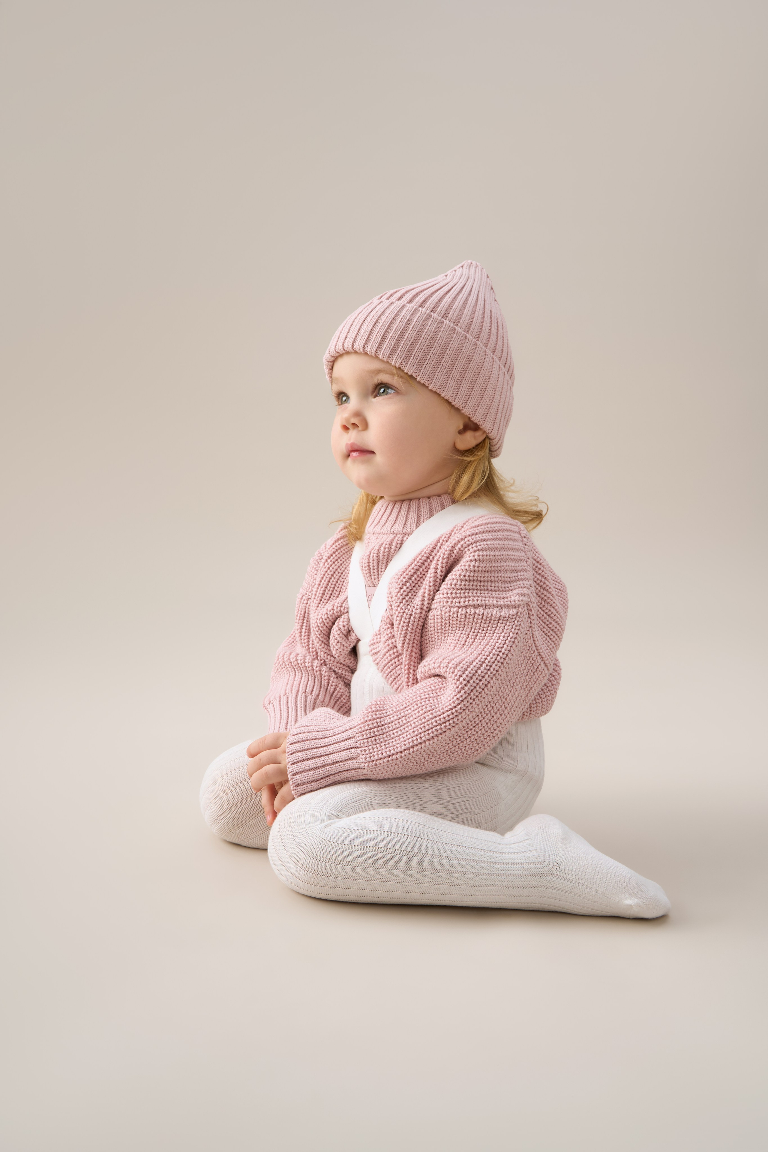 "Профессиональная детская фотосъемка для семейных портретов и воспоминаний""Высококачественная детская съемка новорожденных и малышей в студии""Рекламная детская фотосъемка для альбомов и подарков""Студийная детская съемка с креативными декорациями и позами""Коммерческая детская фотосъемка для маркетинга детских товаров""Фотография детской съемки с акцентом на эмоции и улыбки""Семейная детская съемка для портфолио и социальных сетей""Профессиональная детская фотосъемка с мягким освещением""Рекламные фото детской съемки для сайтов и брошюр""Высокоточная детская съемка для воспоминаний и презентаций""Детская фотосъемка высокого разрешения для семейных альбомов""Коммерческая детская съемка с фокусом на радость и развитие""Студийная фотосъемка детской съемки для брендов и маркетинга""Фотографии детской съемки для подарков и увеличения клиентов""Профессиональная детская съемка для каталогов и семейных историй" "Профессиональная каталожная фотосъемка товаров для e-commerce и интернет-магазинов""Высококачественная каталожная съемка одежды и аксессуаров с белым фоном""Рекламная каталожная фотосъемка для маркетинга продуктов и брендов""Студийная каталожная съемка с детальной проработкой текстур и материалов""Коммерческая каталожная фотосъемка для каталогов и онлайн-платформ""Фотография каталожной съемки с акцентом на дизайн и презентацию товаров""Предметная каталожная съемка для увеличения продаж в e-commerce""Профессиональная каталожная фотосъемка с использованием студийного освещения""Рекламные фото каталожной съемки для сайтов и социальных сетей""Высокоточная каталожная съемка товаров для презентаций и брошюр""Каталожная фотосъемка высокого разрешения для онлайн-магазинов""Коммерческая каталожная съемка с фокусом на качество и детализацию""Студийная каталожная фотосъемка для брендов и ритейла""Фотографии каталожной съемки для маркетинговых кампаний""Профессиональная каталожная съемка для каталогов и увеличения конверсии"