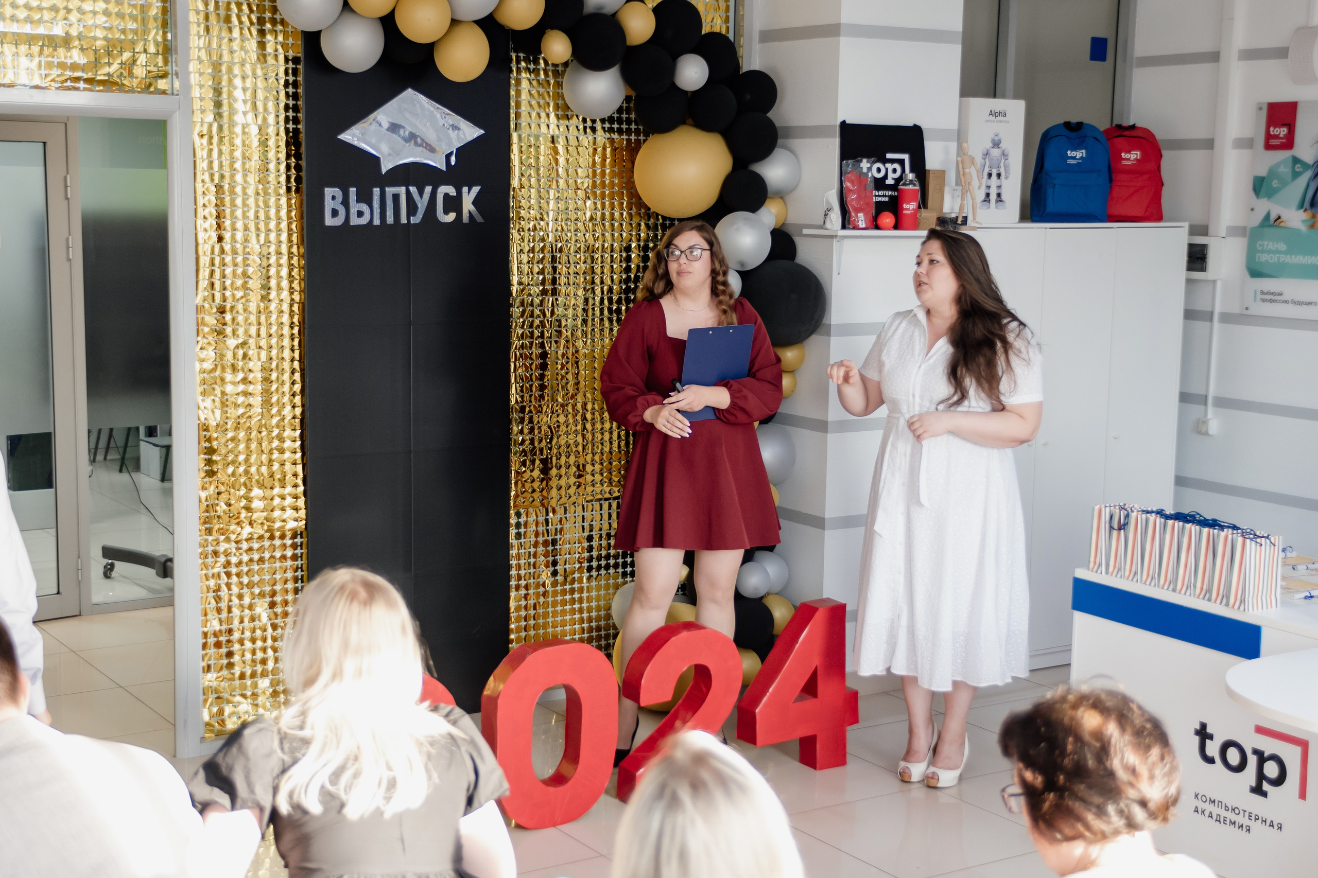 Выпускной: компьютерная академия Топ. Фотограф в Твери Дементьева Анастасия