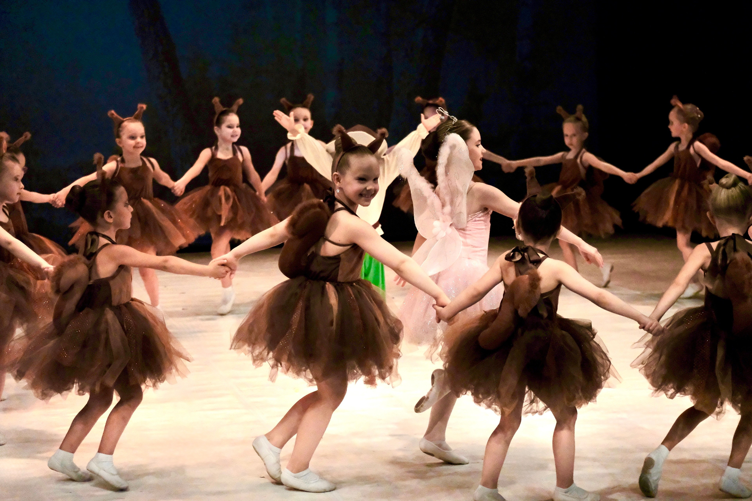 Танцы и балет. Фотограф и художник в Москве Евгения Нюнина