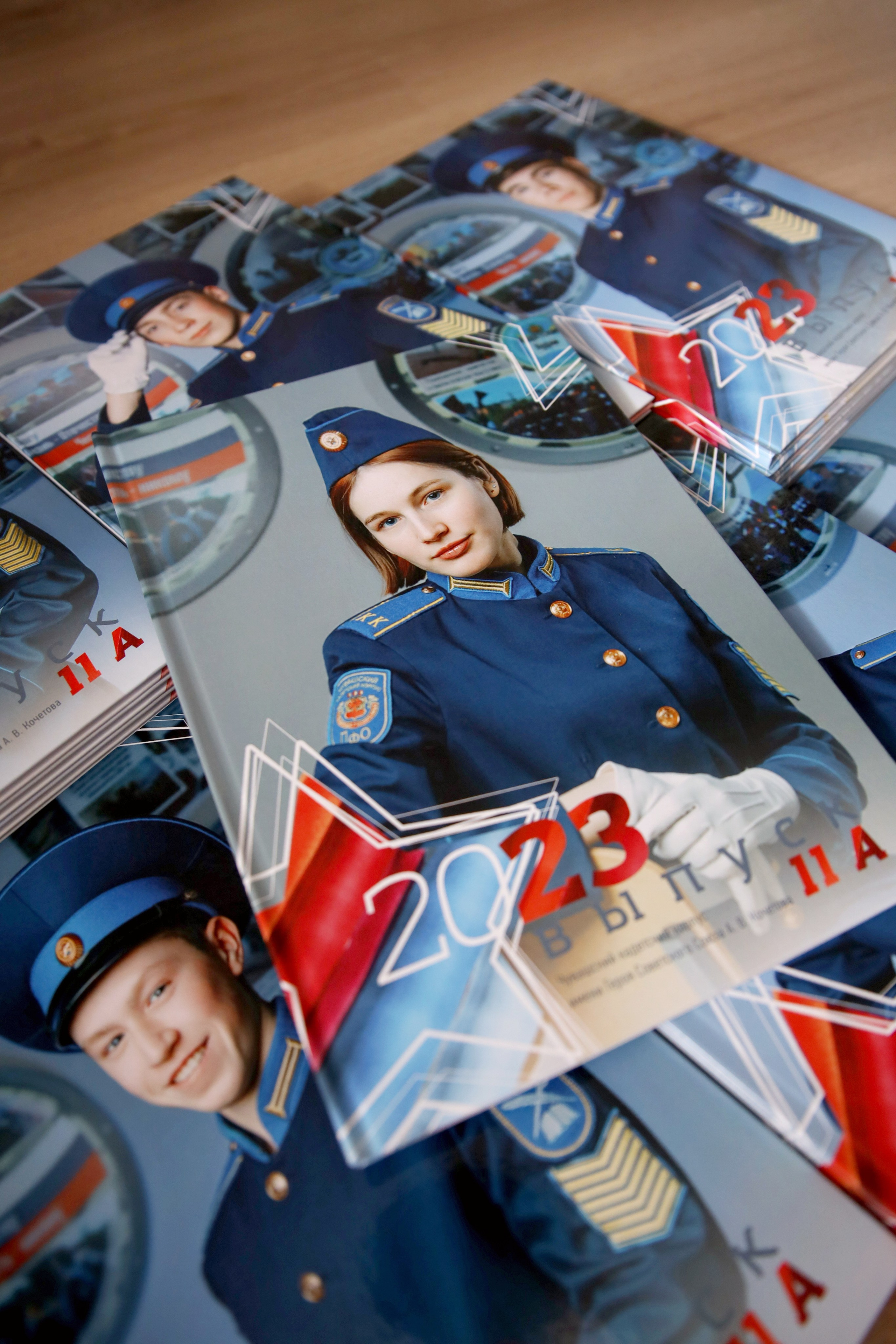 Альбом для старшей школы «Книга» с плотными страницами. Главная