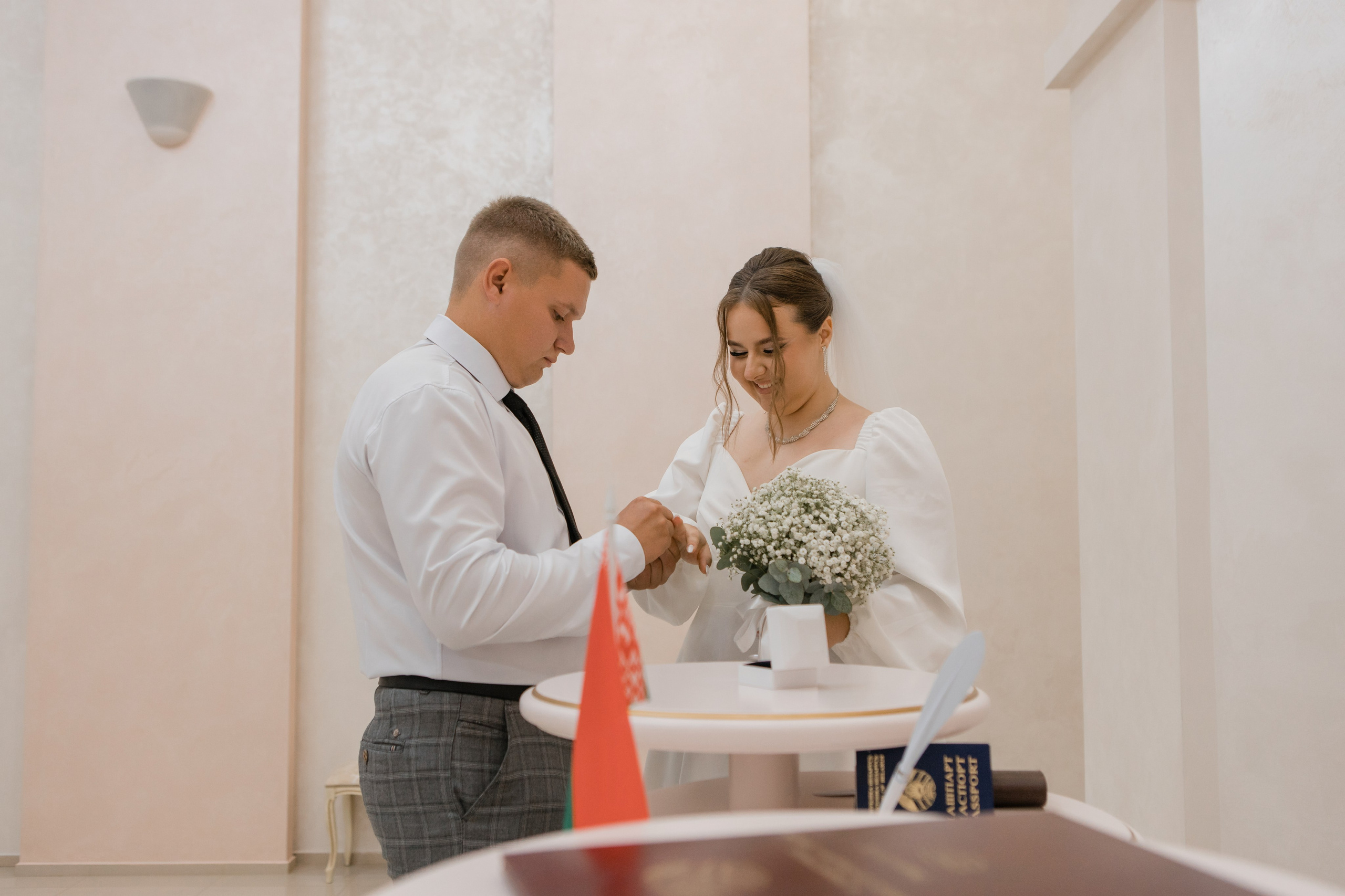 Отдел ЗАГС Администрации Московского района. Видеосъемка и фотосъемка свадеб. Фотограф и оператор на свадьбу. Видеосъемка подкастов, собственная видео-фотостудии. Предметная фотосъемка