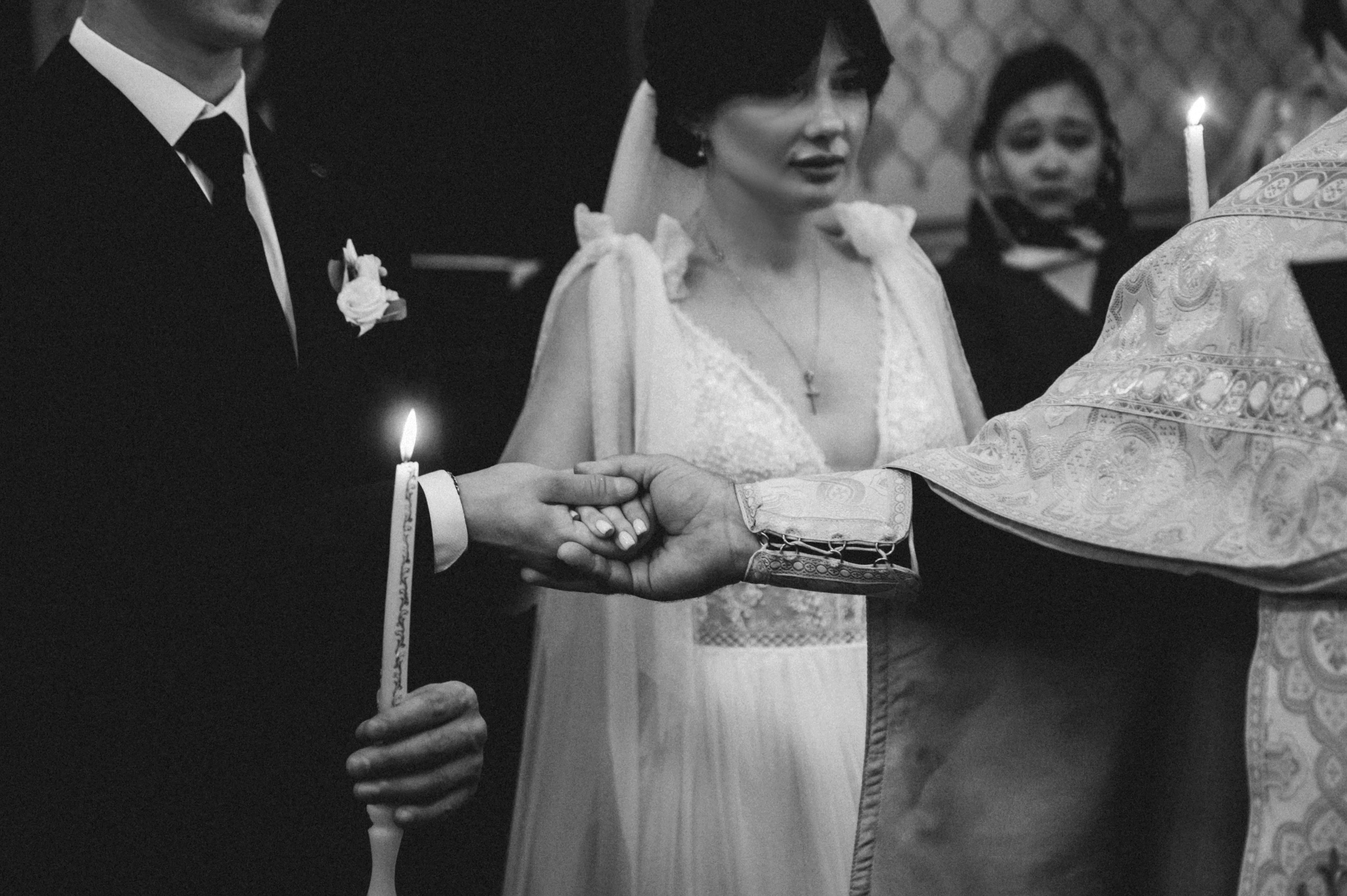 Свадьба с венчанием в Щелково. Прогулка в Гребнево, ресторан Кинза, отель Премиум. Свадебный и семейный фотограф Виктория Носачёва. Щелково, Москва и МО