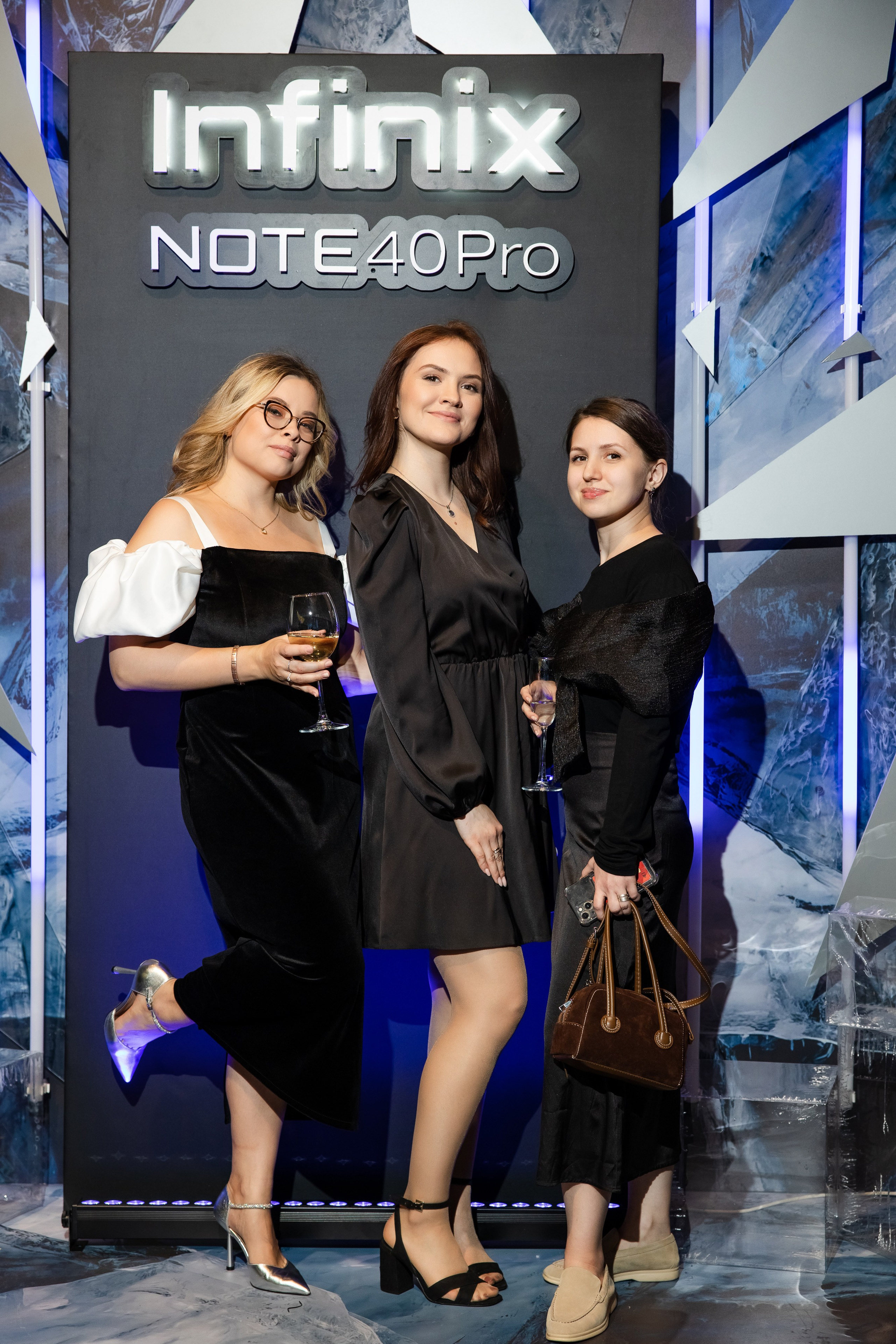 Презентация Infinix. Свадебный репортажный фотограф в Москве