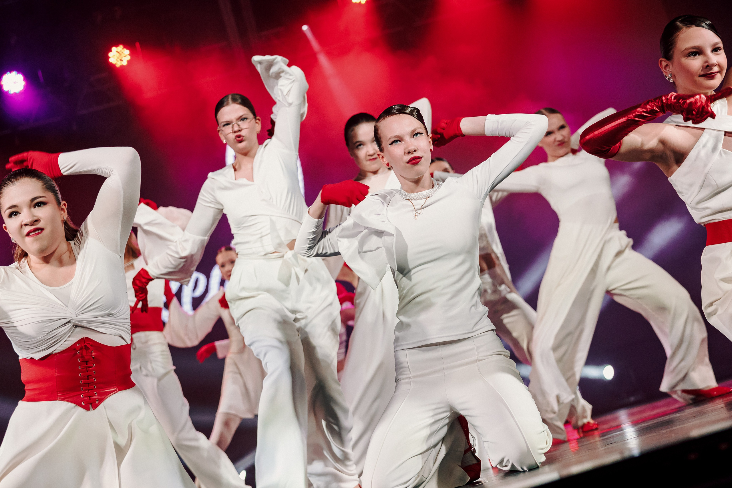 Отчётный концерт танцевальной школы «Red Rabbits» 2025. Лёшка Варзегов — фотограф