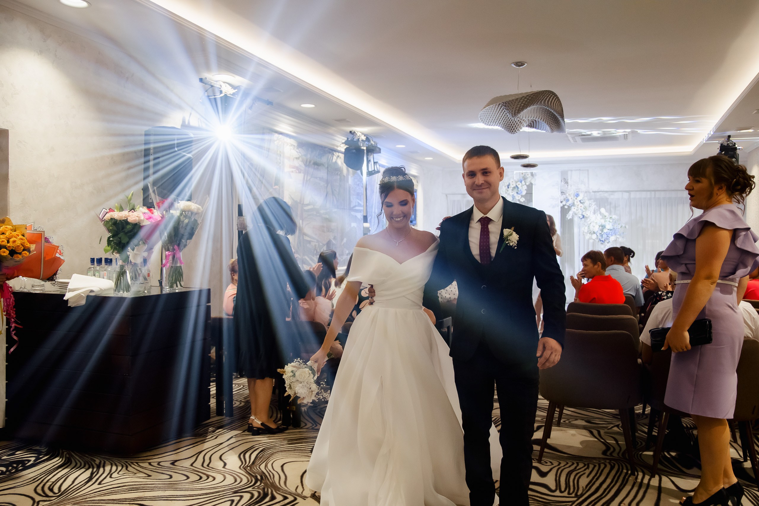 Евгений и Юлия. Совместные сборы. Интурист. Выездная. Фото с Китами. Свадебный фотограф в Хабаровске