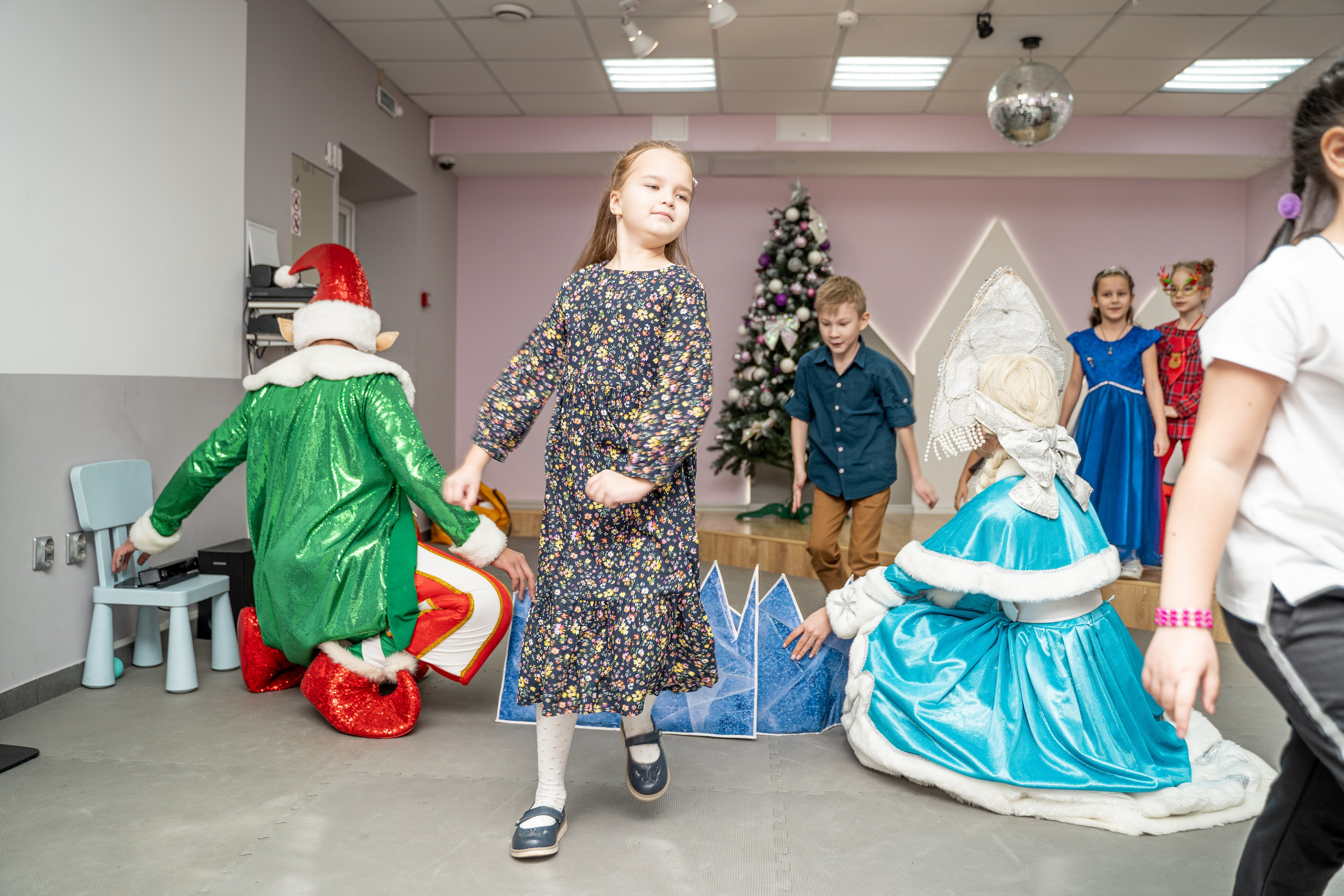 1 гимназия Новогодний утренник. Свадебный и репортажный фотограф в Уфе| Осетрова Ольга