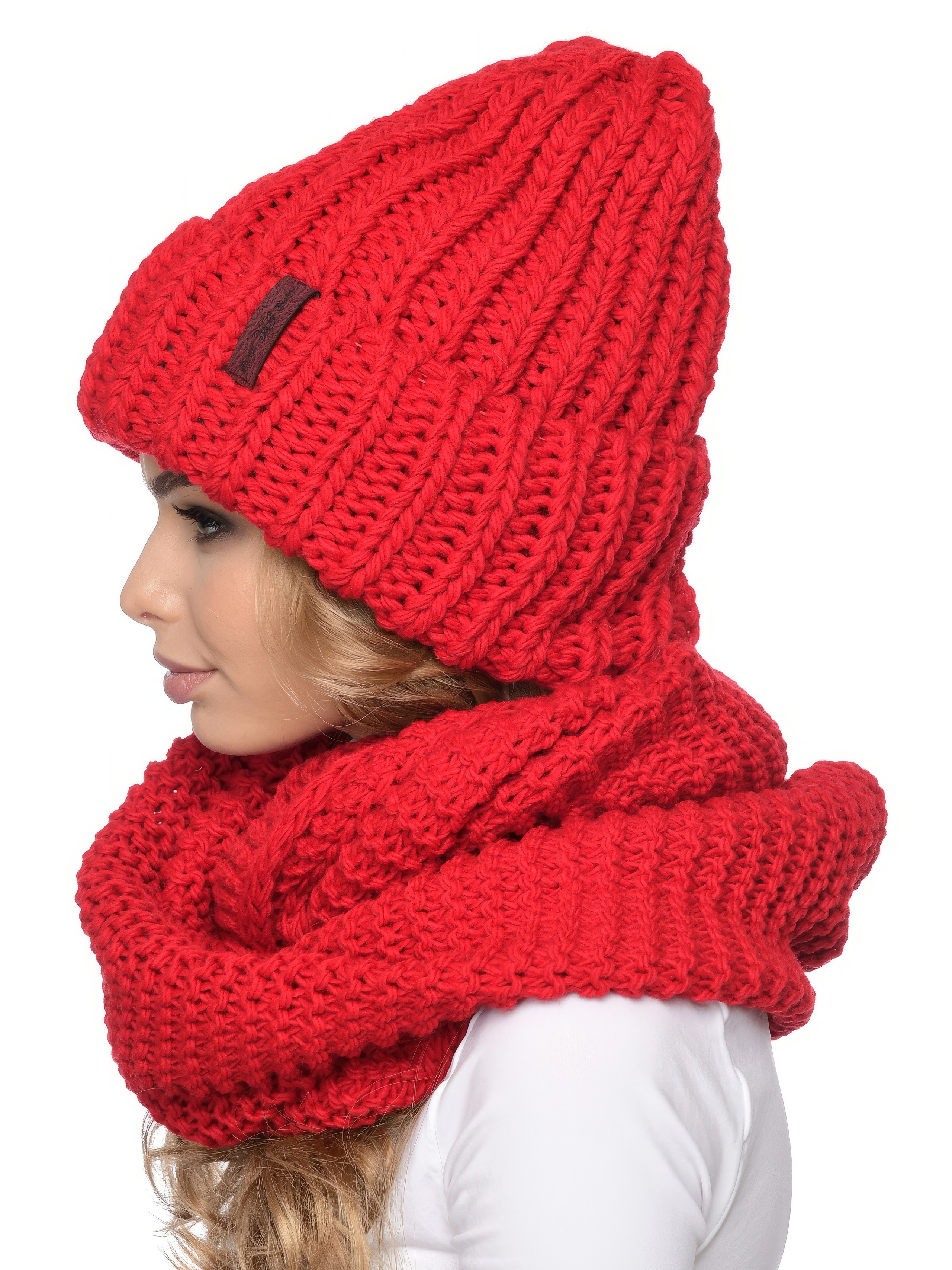 Съёмка шапки на модели