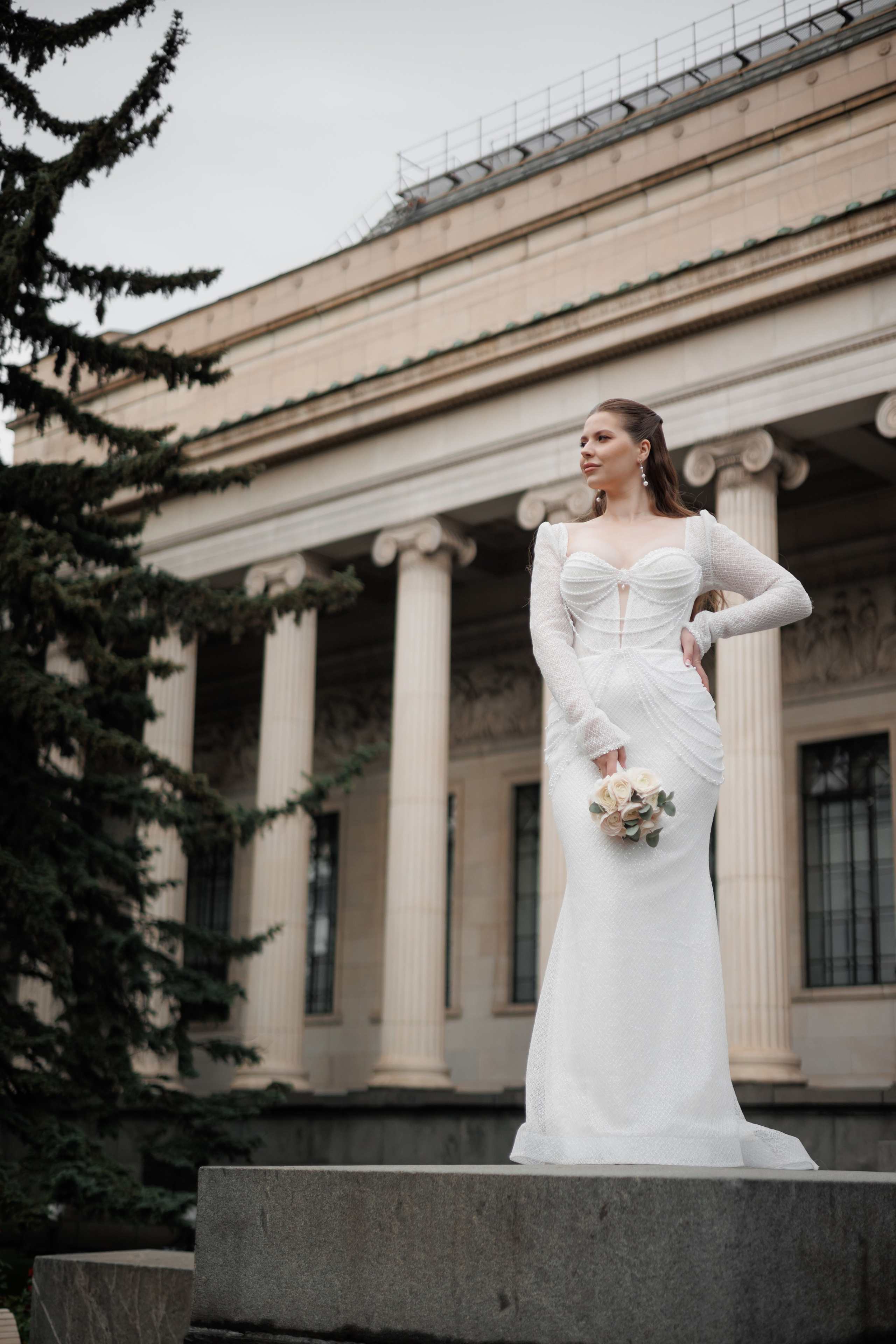 Фотосессия у Пушкинского музей. Свадебный и репортажный фотограф (Москва, Королев и другие)