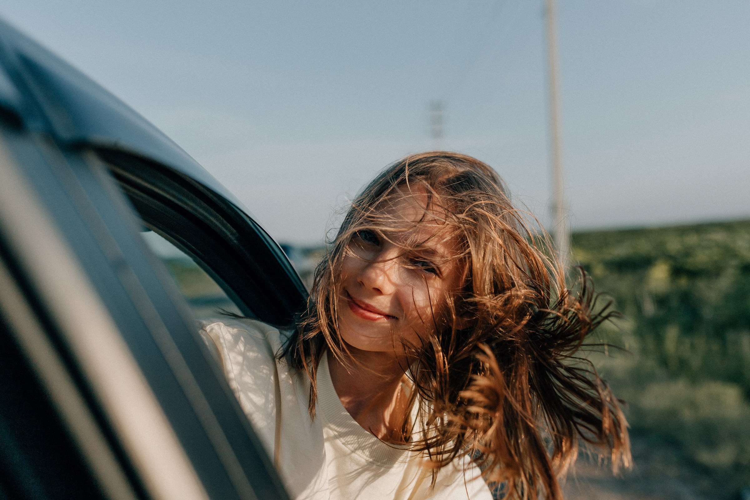 Летящие волосы. Юлия. Июнь 2025. Фотограф Пермь. Свадьбы. Семья и дети, школа, д. сад. Фотокниги