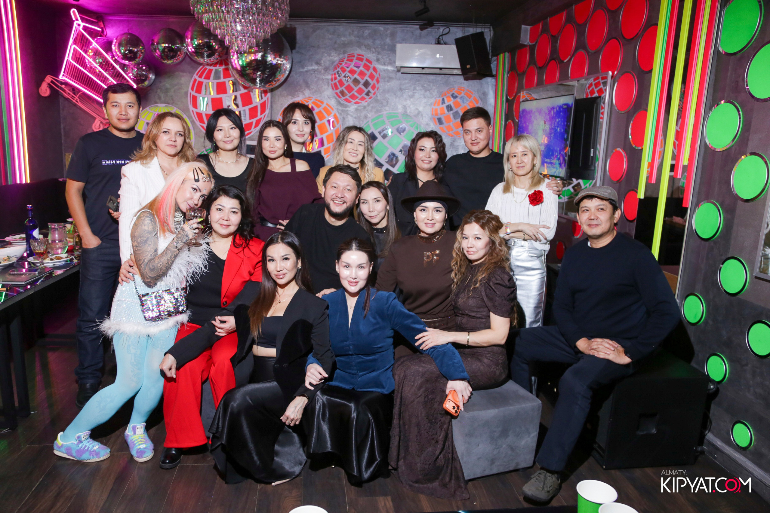 УХО И МЕДВЕДЬ НА САИНА. КИПЯТКОМ АЛМАТЫ! Фотосъемка мероприятий в Алматы