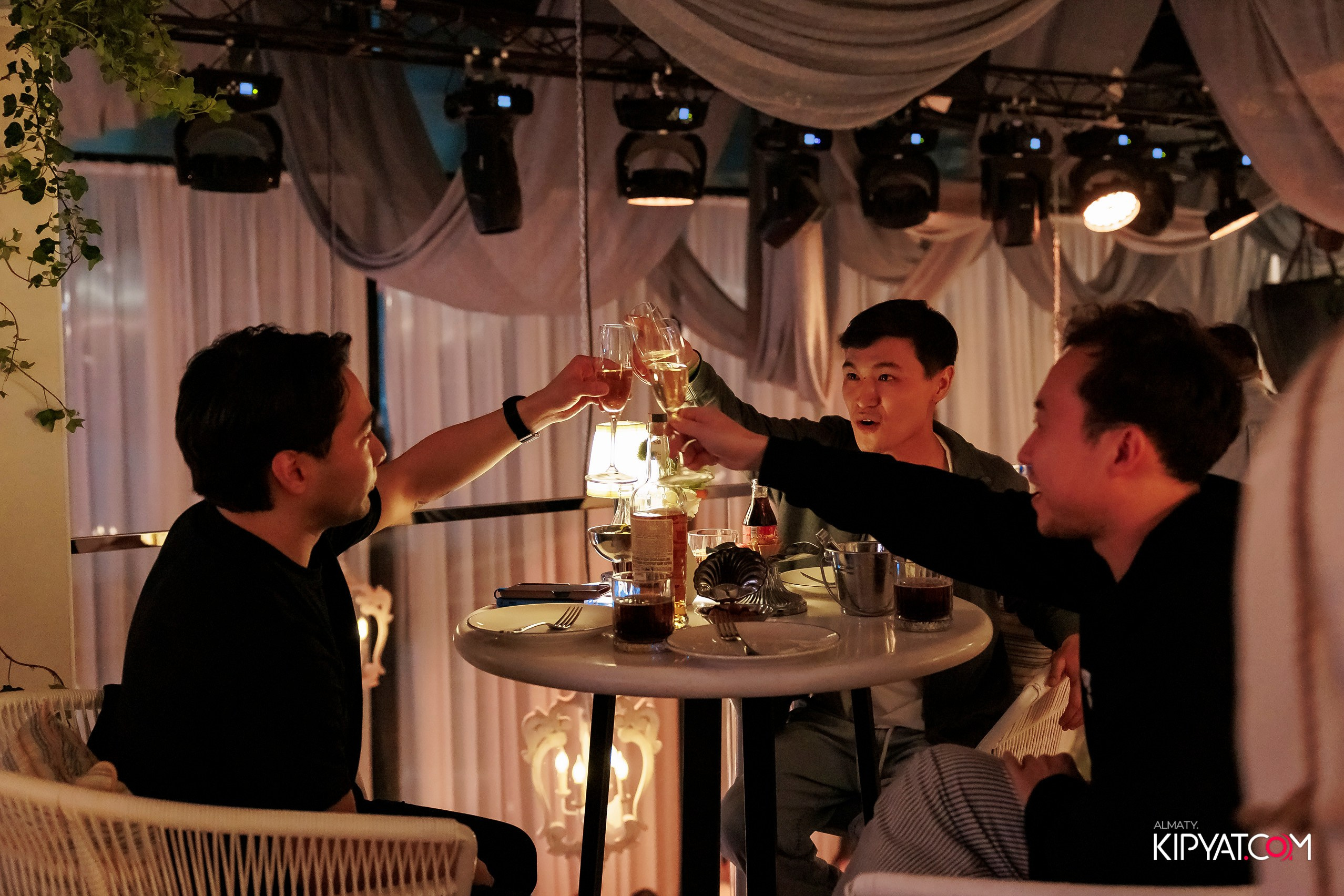 AIZA BAR — ТЕХНИЧЕСКОЕ ОТКРЫТИЕ. КИПЯТКОМ АЛМАТЫ! Фотосъемка мероприятий в Алматы