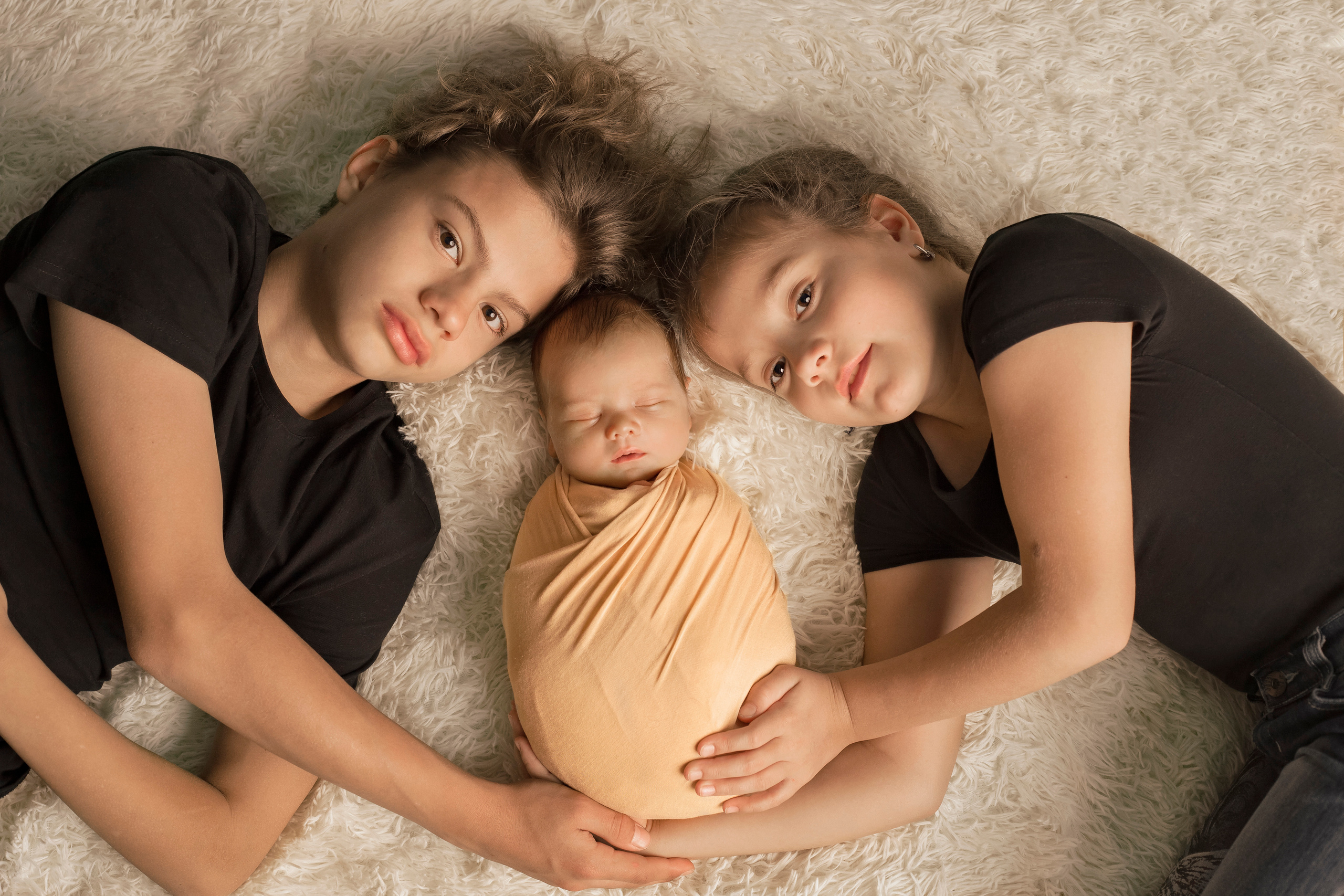 Новорожденные. Фотограф новорожденных Омск —со всем необходимым к вам домой