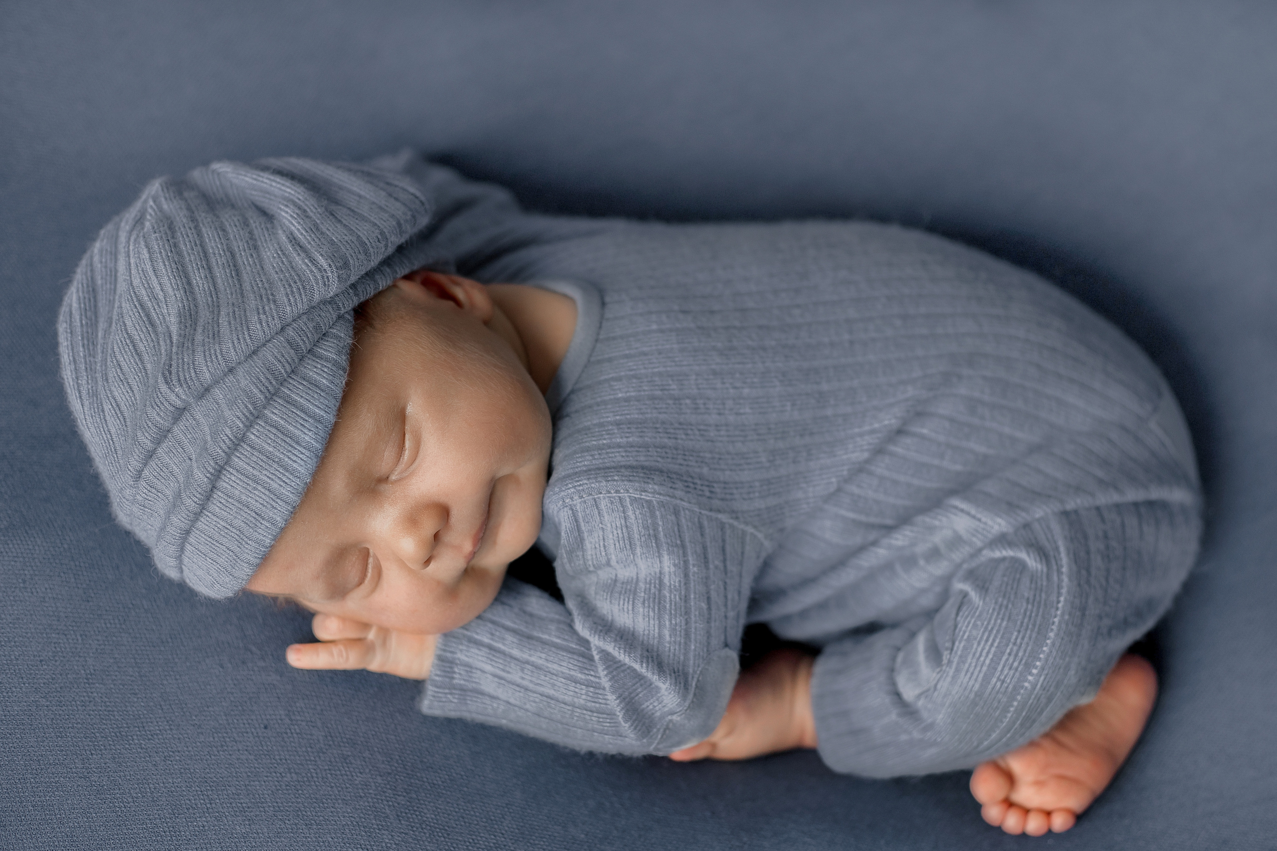 Новорожденные. Фотограф новорожденных Омск —со всем необходимым к вам домой