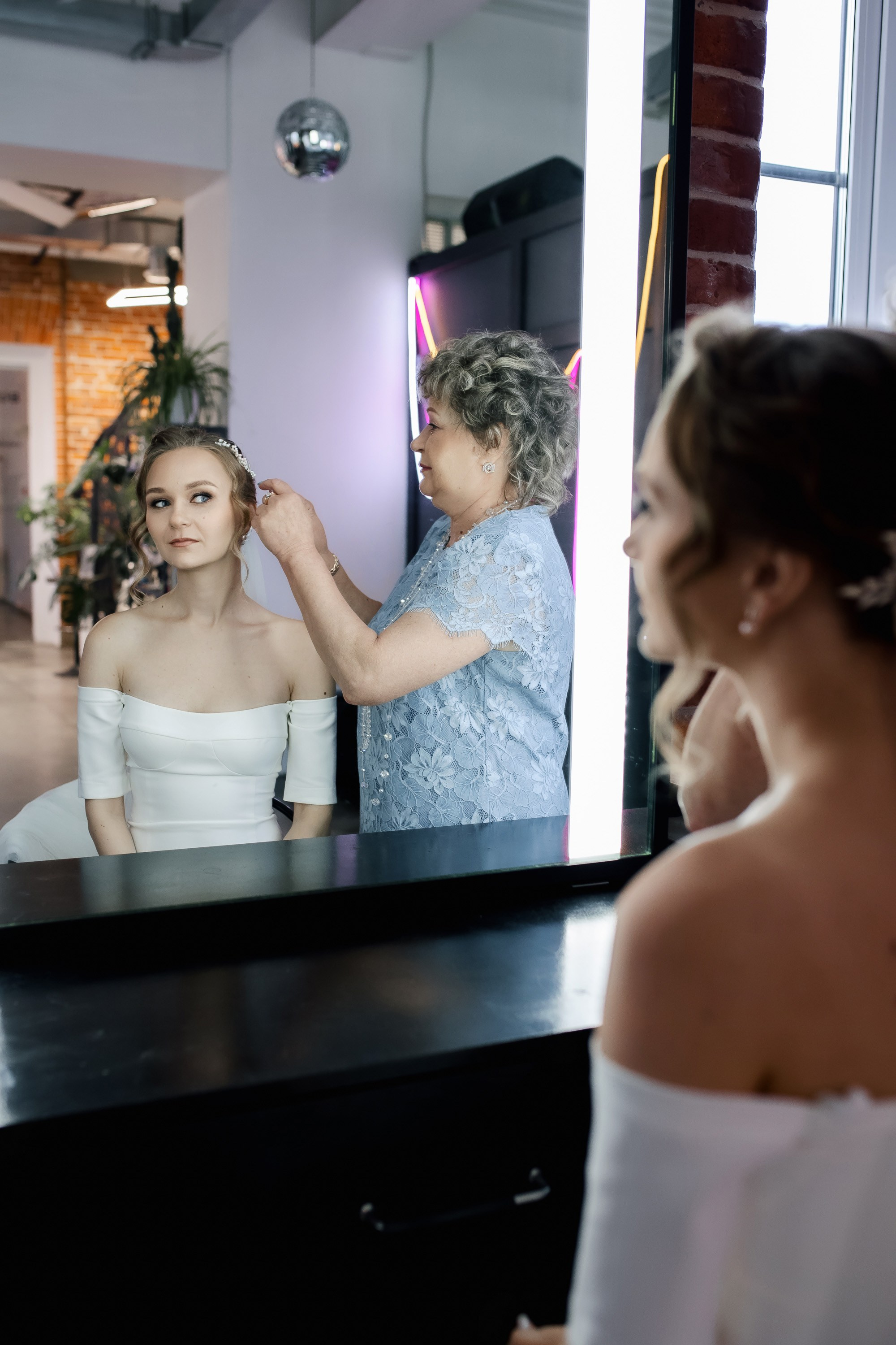 Степан и Ульяна. Утро. Загс. Прогулка. Дождь и солнце. Свадебный фотограф в Хабаровске