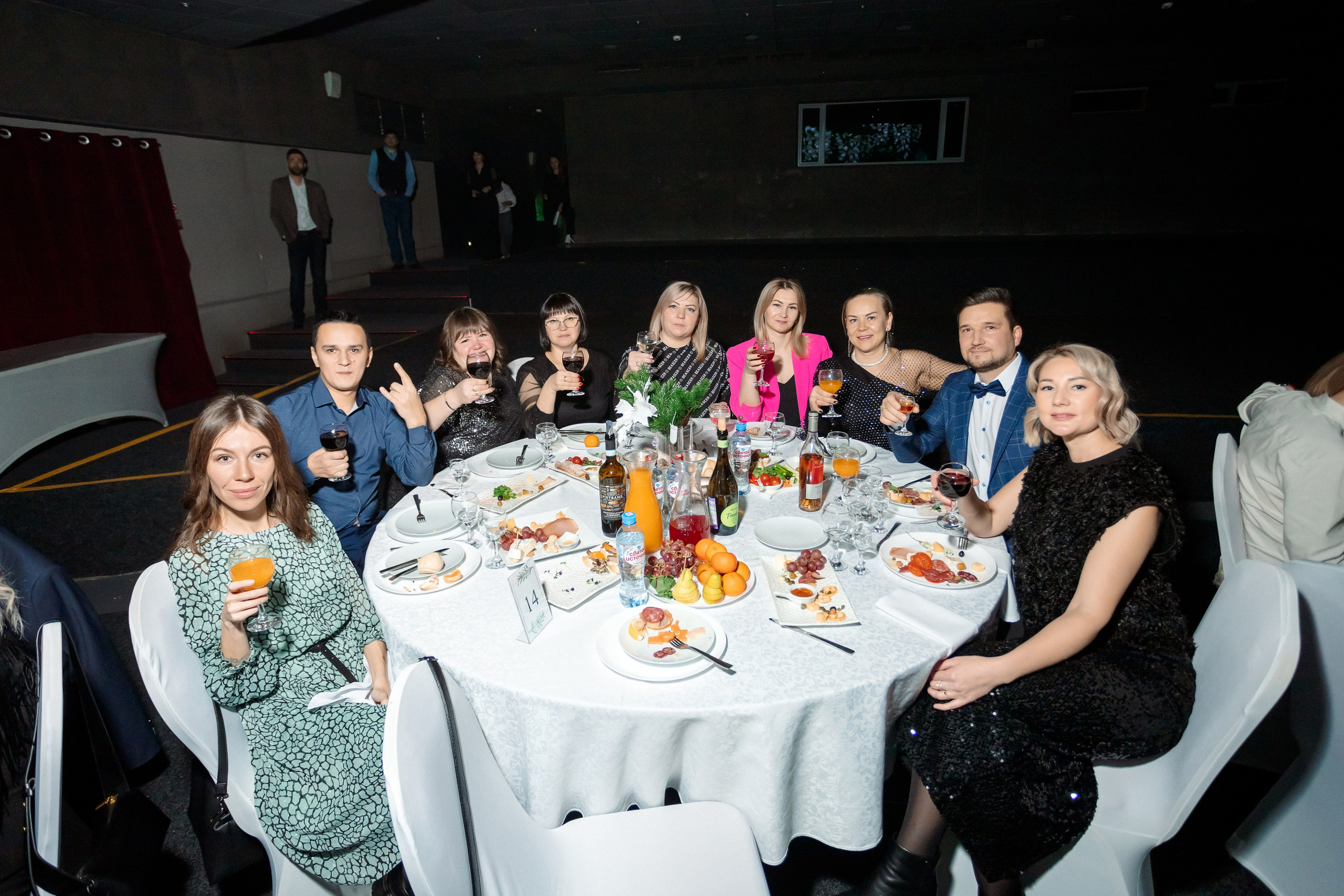 РЕПОРТАЖ: НОВЫЙ ГОД В ДК МЕТАЛЛУРГ. Профессиональный фотограф в Ижевске Леша Петров