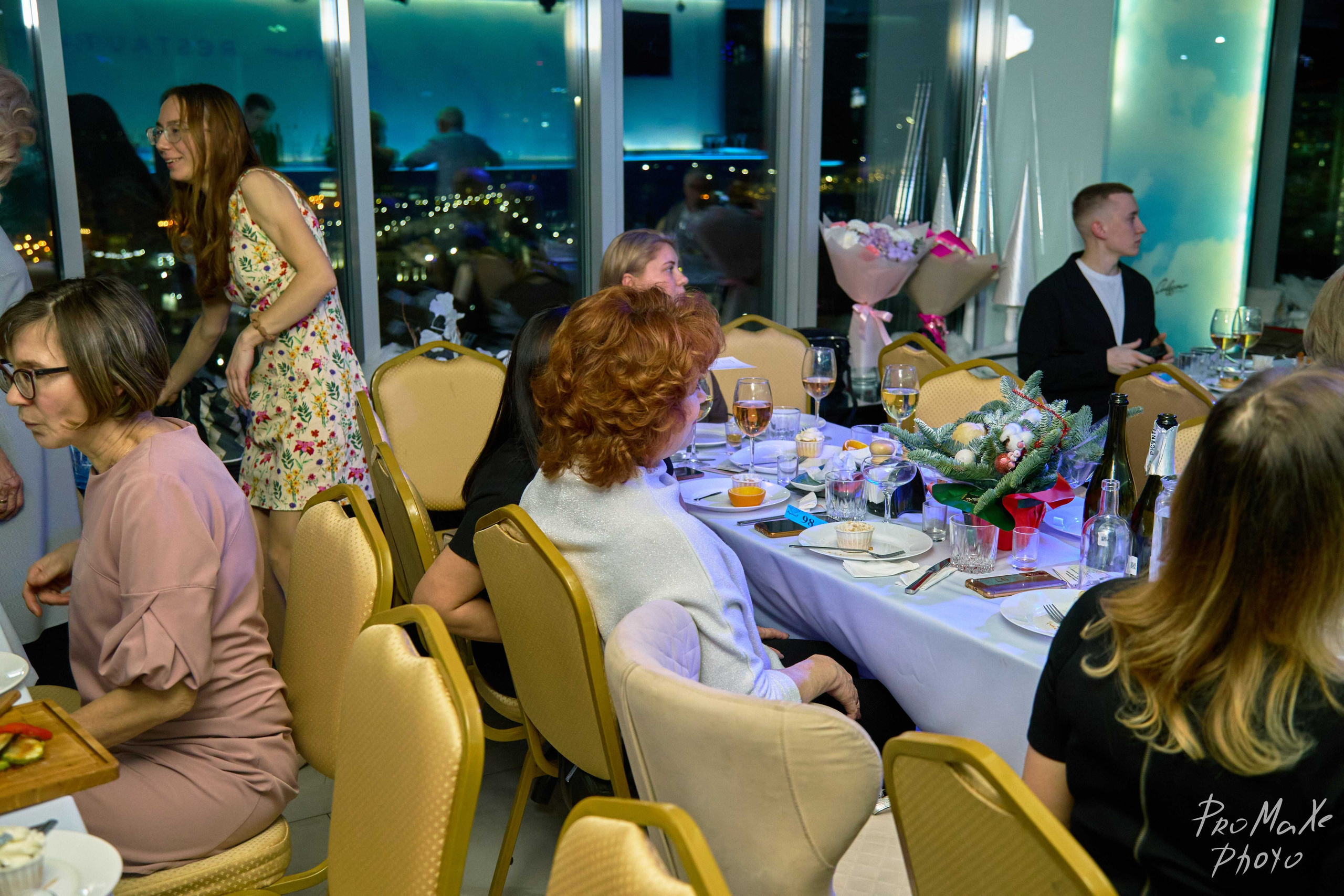 Зал КРАСА МАСС-МЕДИА ЧУВАШИИ. Владимир Суздалов (ProMaXe) — Портретный фотограф, тематические фотосессии в Чебоксарах