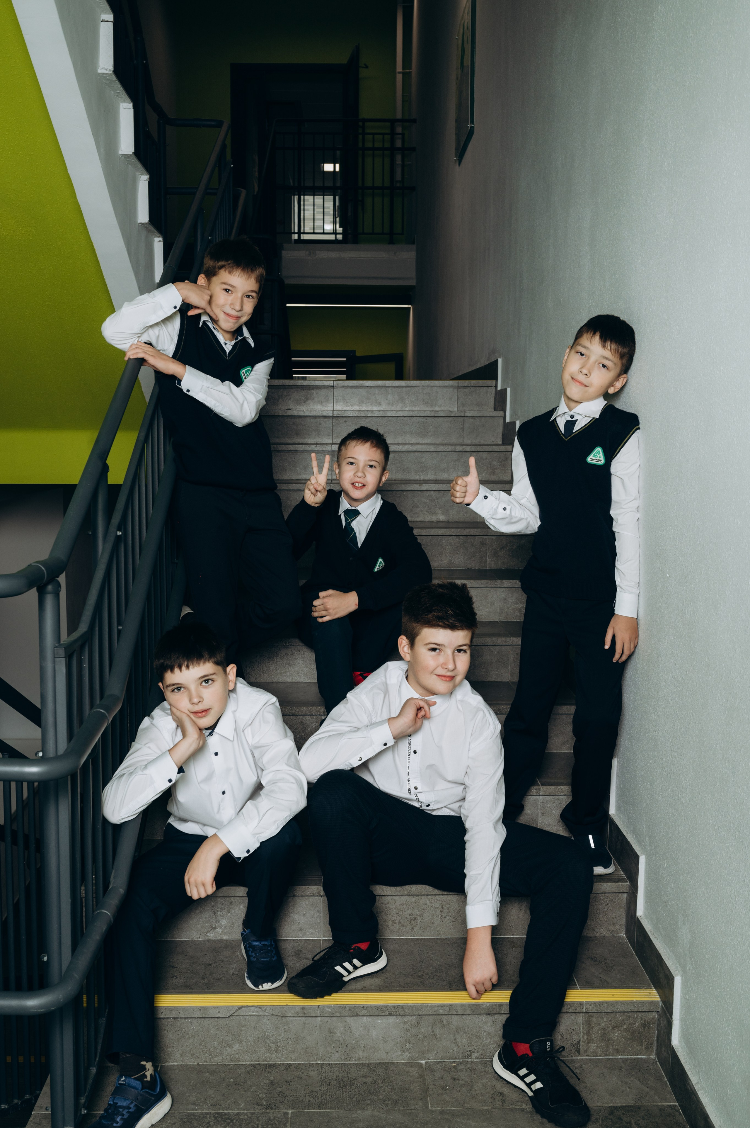 ДРУЗЬЯ. Выпускные альбомы в современном стиле | Казань