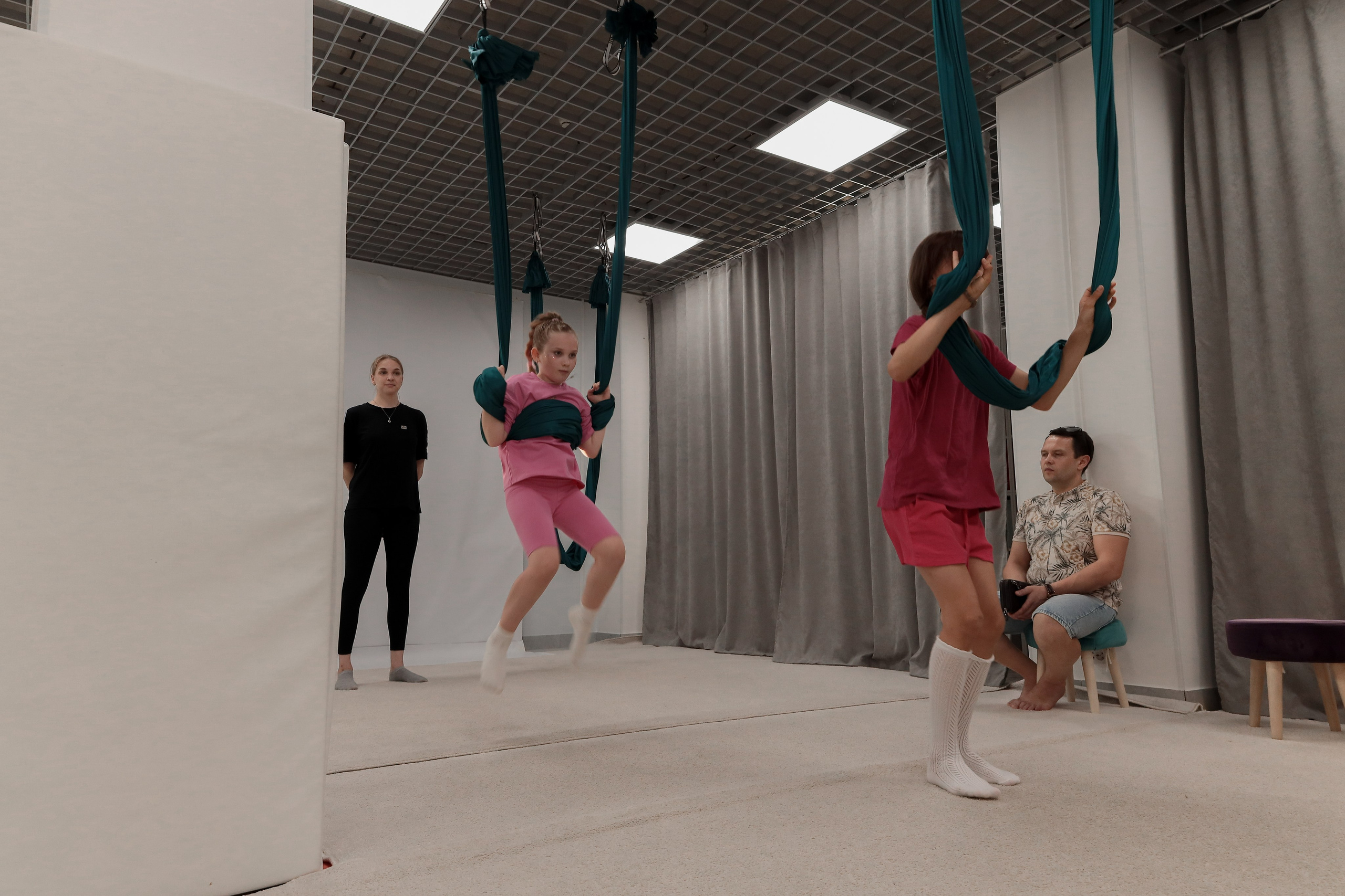 Детская аэройога. Фотограф Надршина Лилия