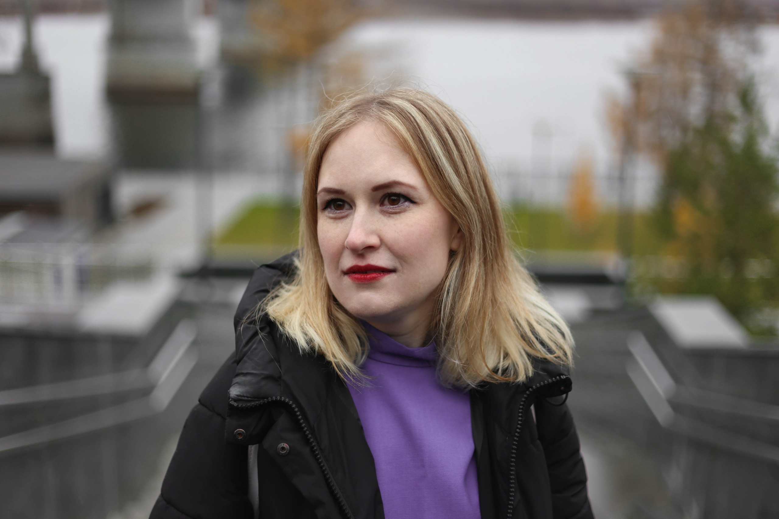 Маша на набережной. Часть 2. Фотограф Пермь. Фотосессия в фотостудии Перми и на свежем воздухе