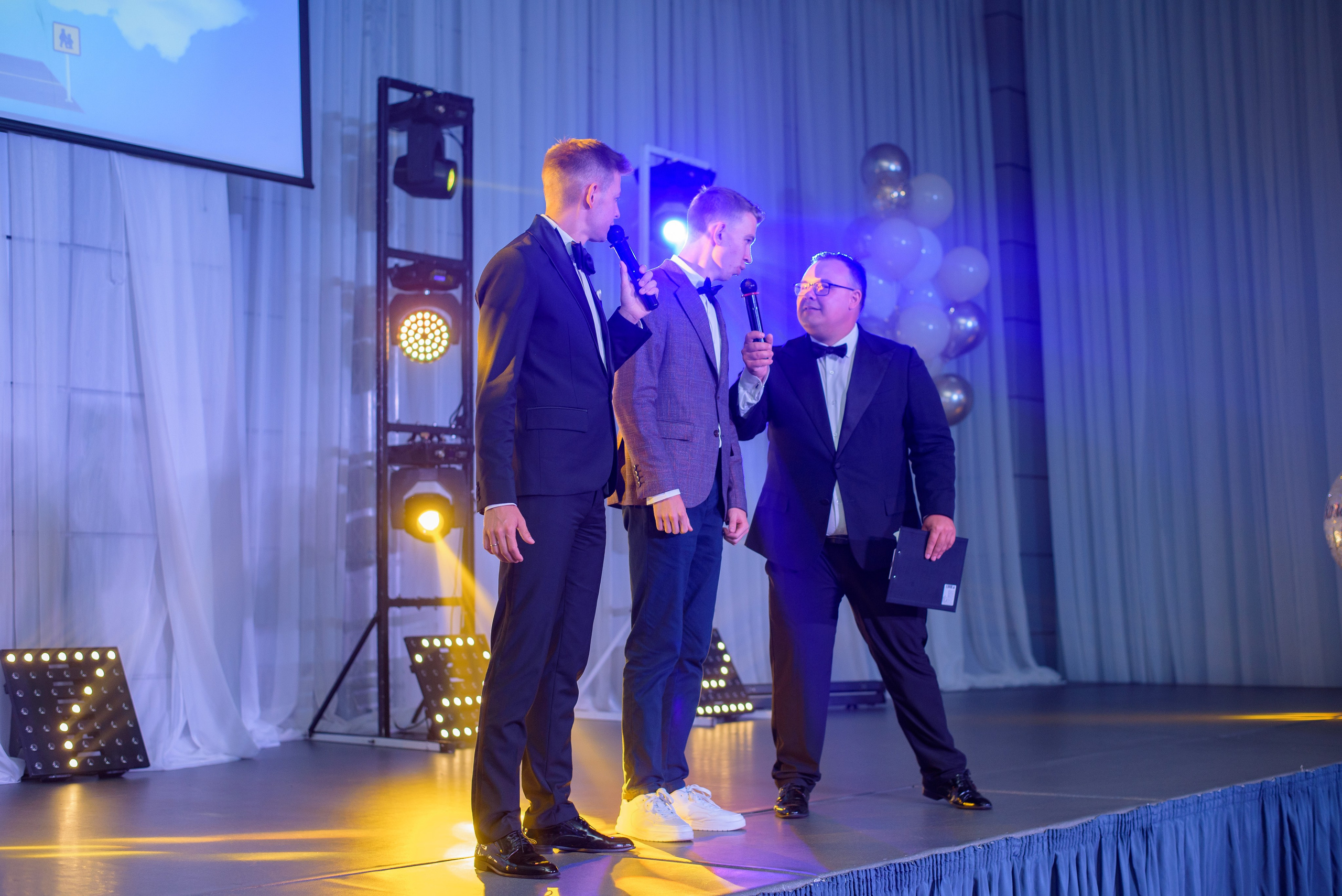 Выпускной 9-11классы. Выпускные книги Анапа Новороссийск Краснодар