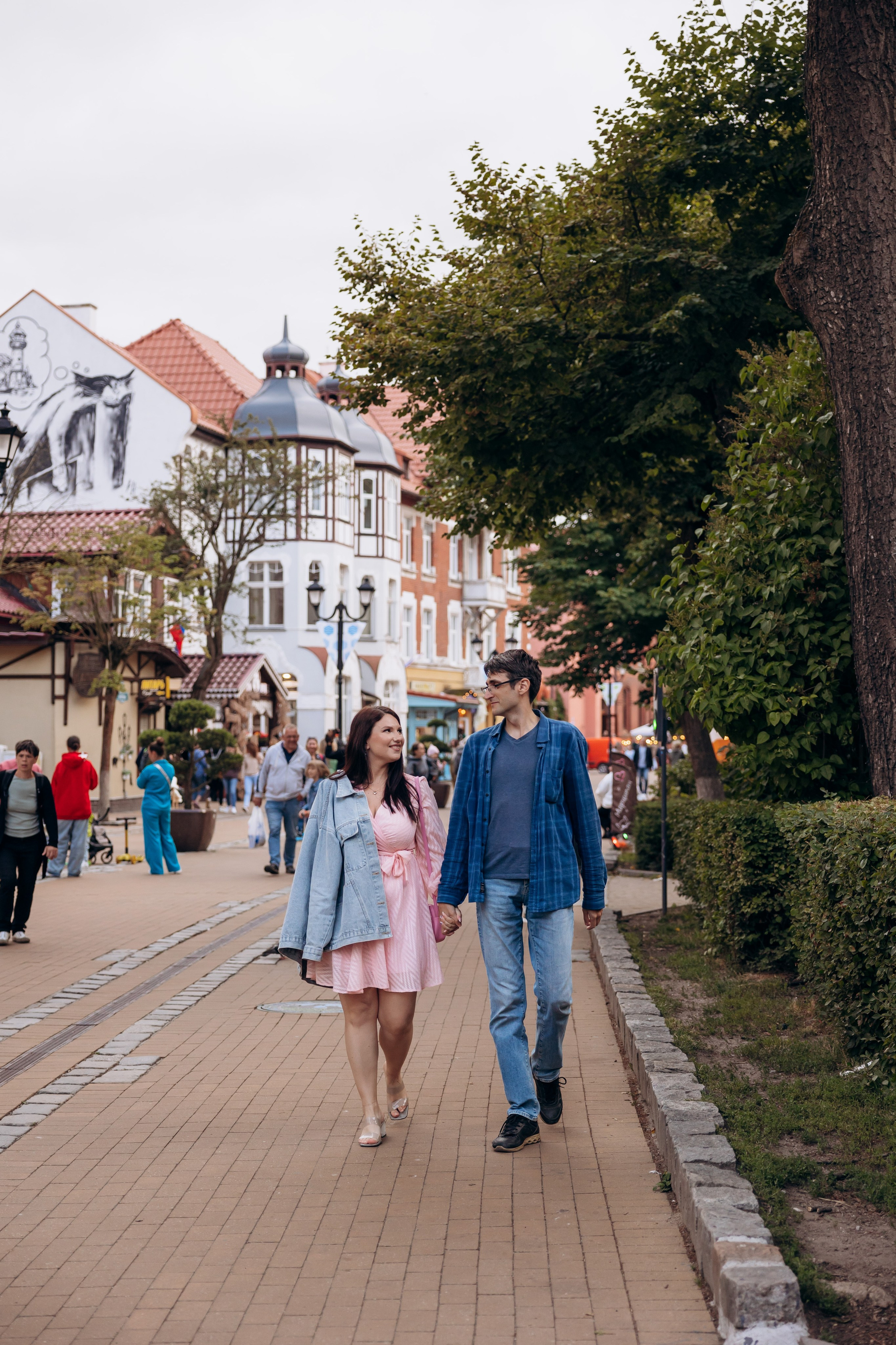 Городская прогулка Зеленоградск. Фотограф в Калининграде свадебная фотография, репортажная, фотосессии