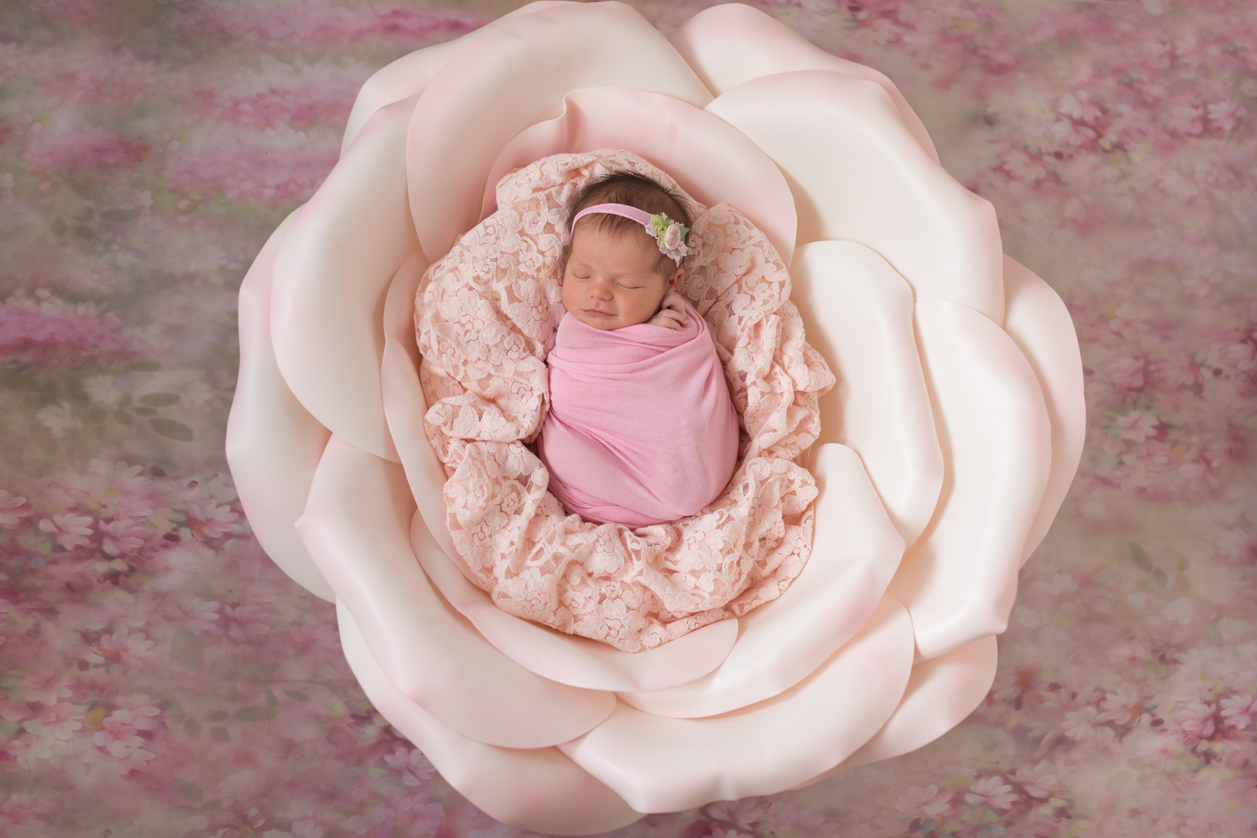 PH @bestmoments_newborn. Retoucher Aleksmokh