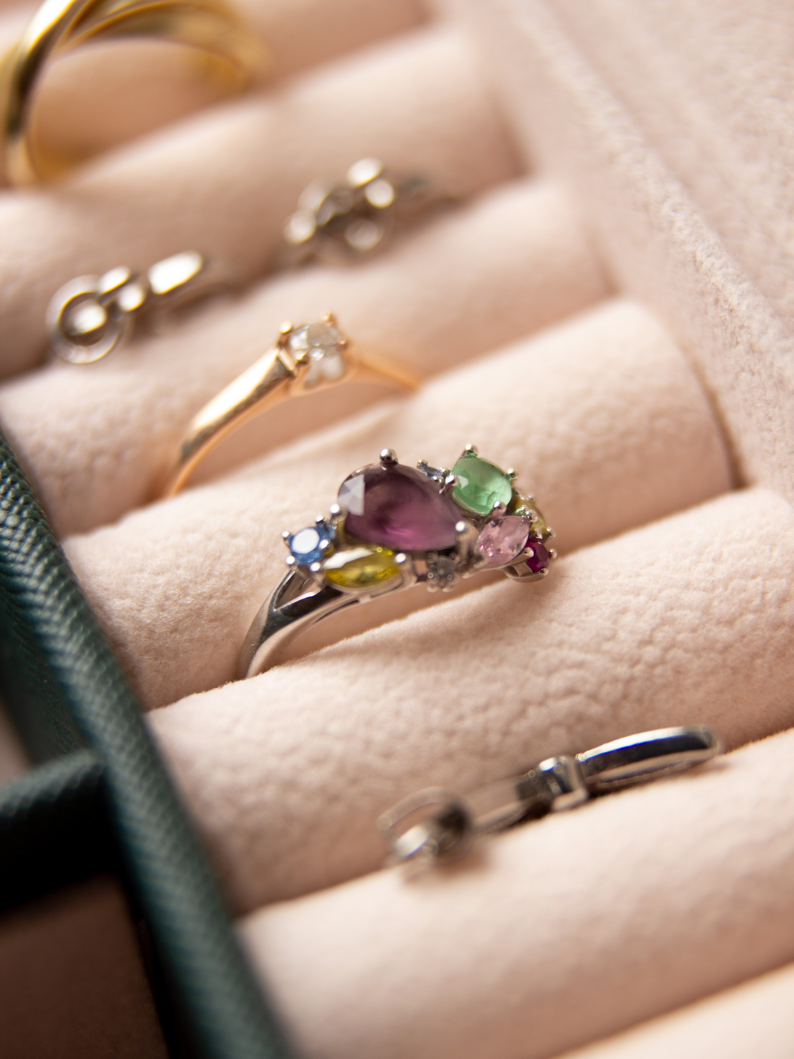 Шкатулка на белом. Александр Стряпунин — предметный фотограф в Улан-Удэ