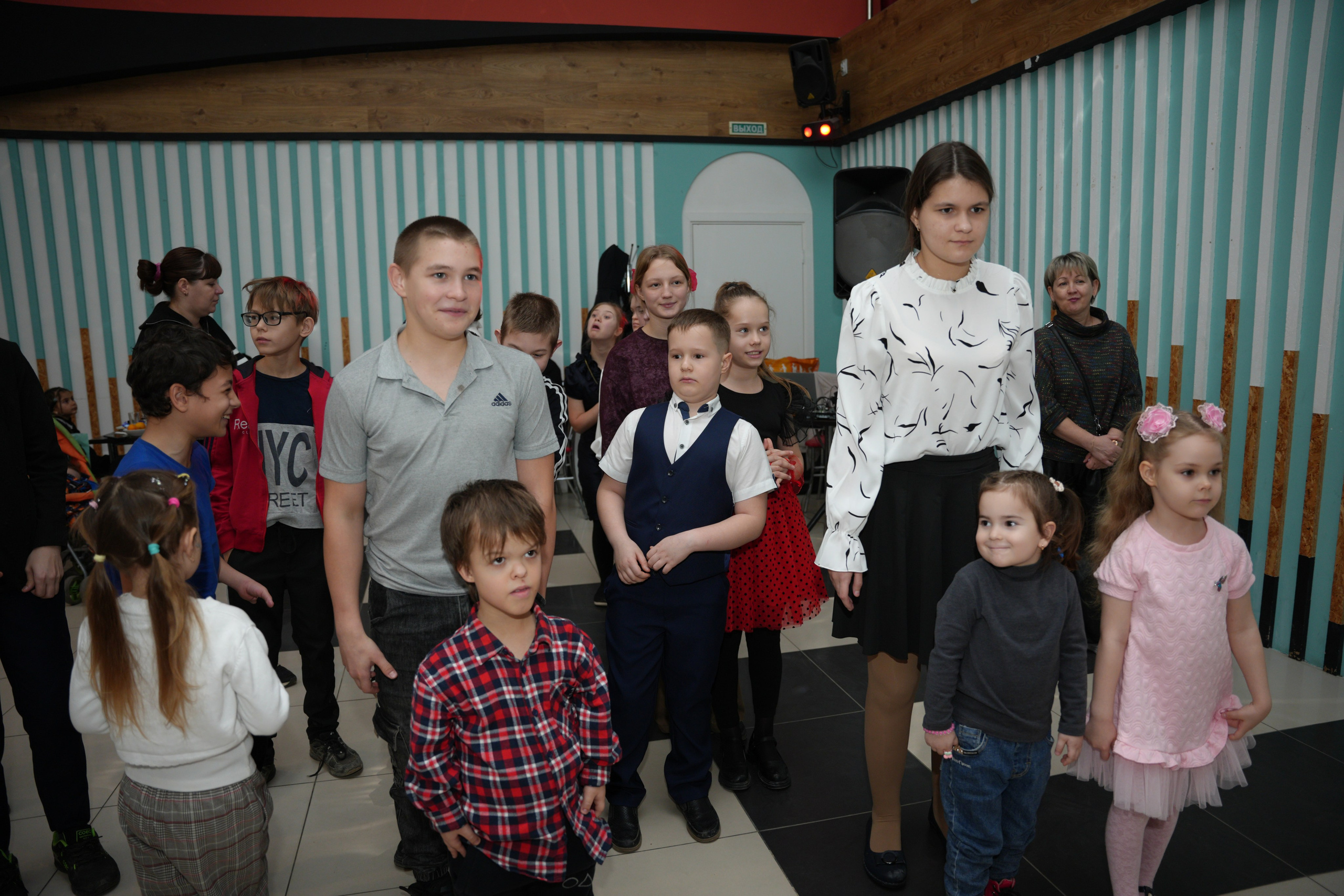 Социально —благотворительная акция «Ты в этом мире не один», посвященная Международному дню инвалидов. ВЫПУСКНЫЕ АЛЬБОМЫ, Школьный фотограф, семейный и свадебный в Саратове и области Ольга Плаксина