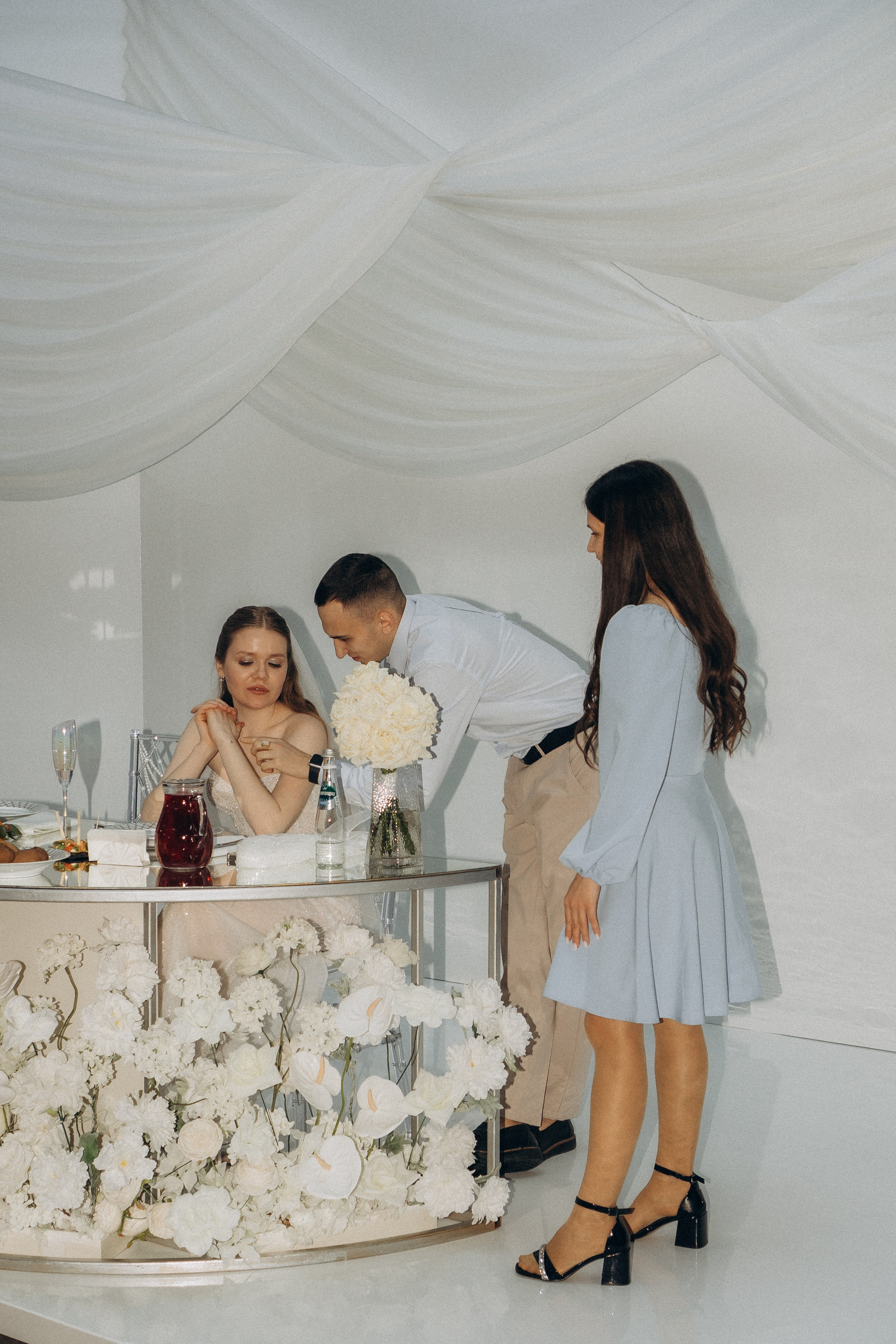 СВАДЕБНАЯ СЬЕМКА СБОРОВ В ОТЕЛЕ И ВЫЕЗД НА ЦЕРЕМОНИЮ (СНЯТО В СИБИРЕ В НИЖНЕВАРТОВСКЕ). Профессиональный фотограф, Санкт-Петербург — Виктория Богомолова