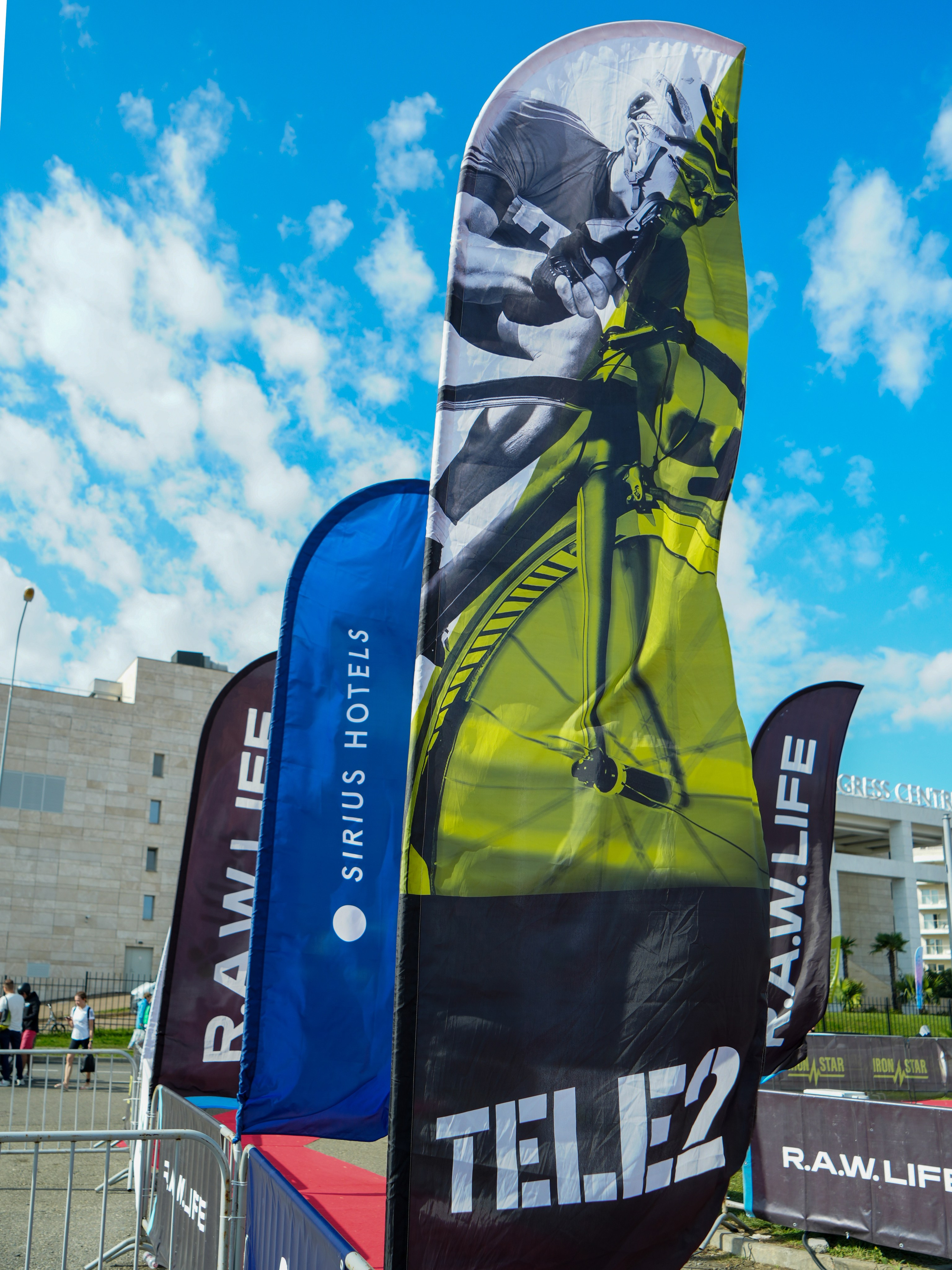 Фотоотчет партнерской интеграции для компании TELE2 на фестивале Ironstar. Репортажный фотограф в Красной Поляне и Сочи Павлюченко Екатерина