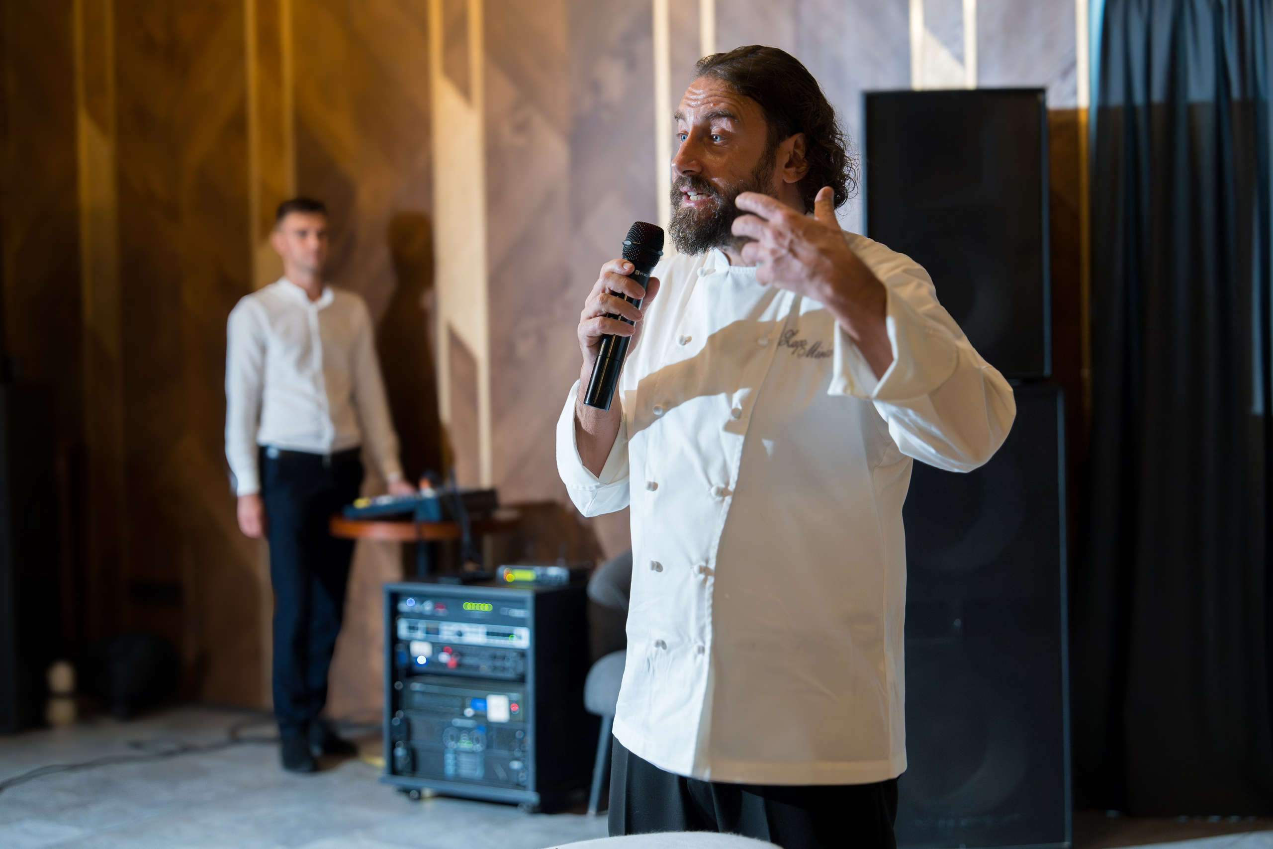 Гастрономический ужин «Лесная Италия» с Мирко Дзаго в ресторане RiverSide. Репортажный фотограф в Красной Поляне и Сочи Павлюченко Екатерина