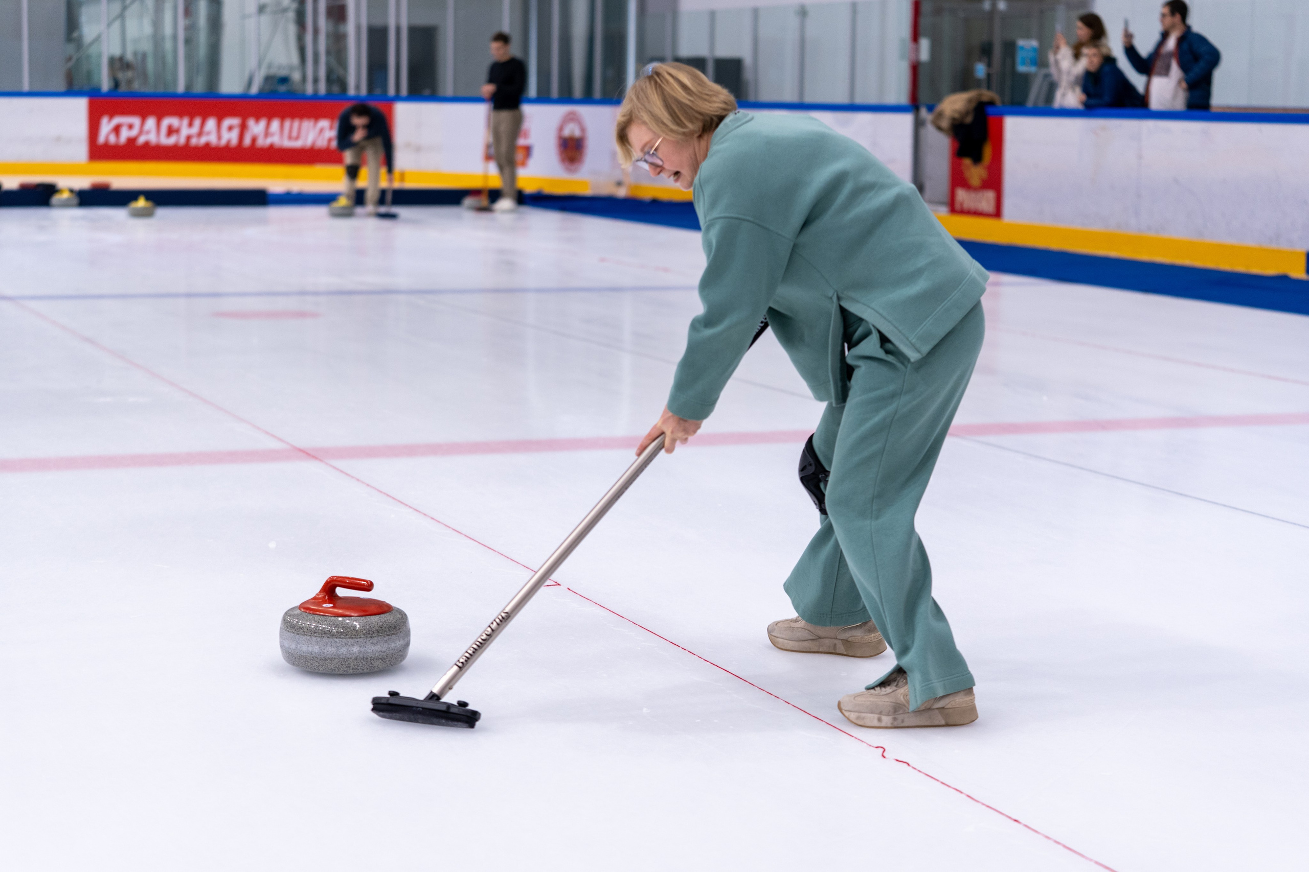 Керлинг для компании Р-Фарм. Репортажный фотограф в Красной Поляне и Сочи Павлюченко Екатерина