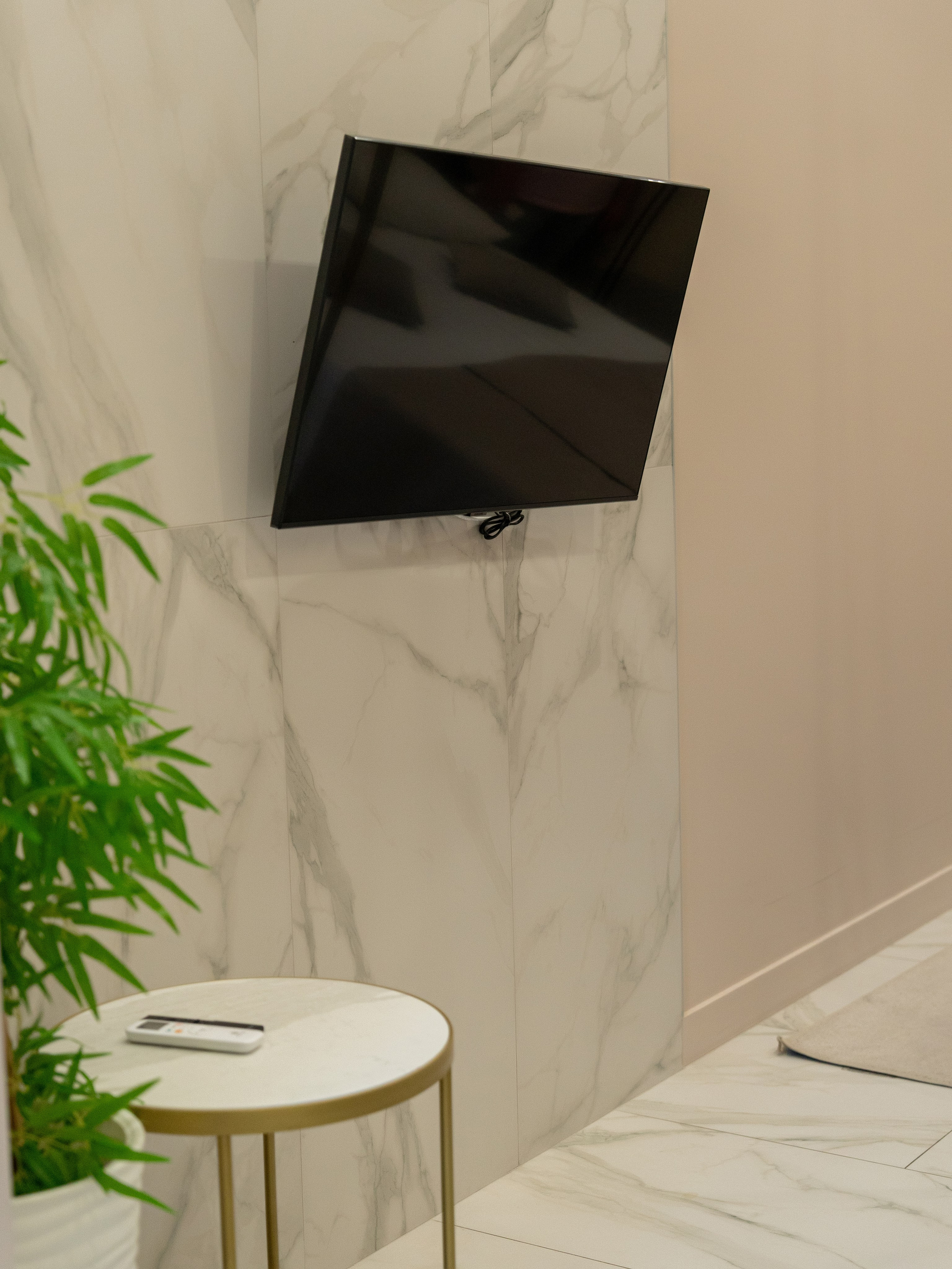 Mirror 4*. Фотограф и видеограф Елена Хмелевская