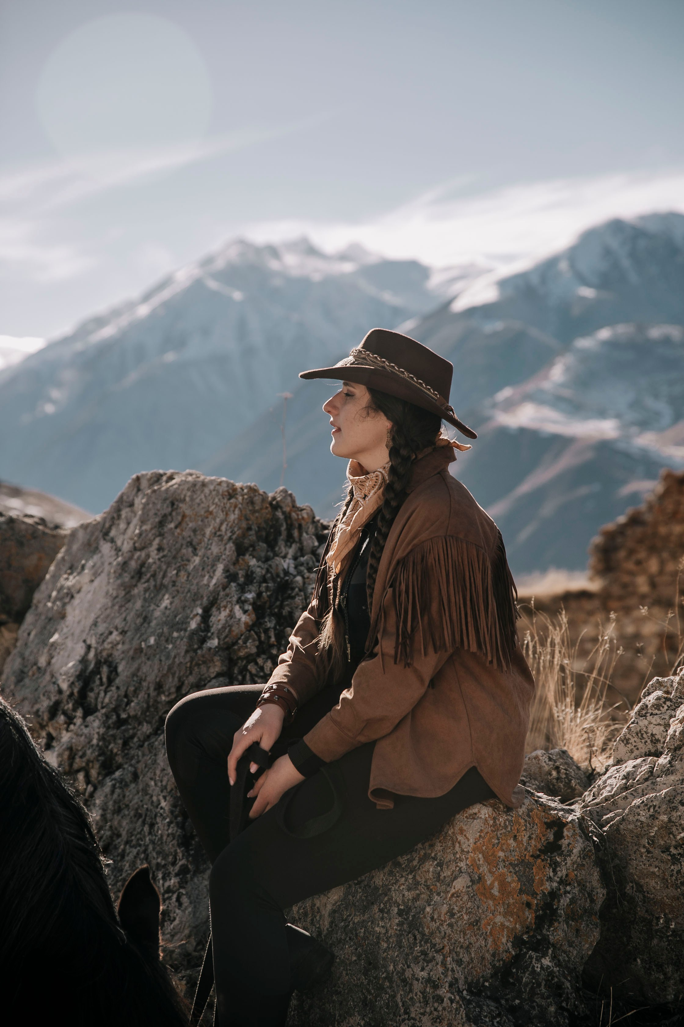 Дигория, Северная Осетия, фотосессия с лошадью, фотосессия в горах, Кавказ, фотосессия весной
