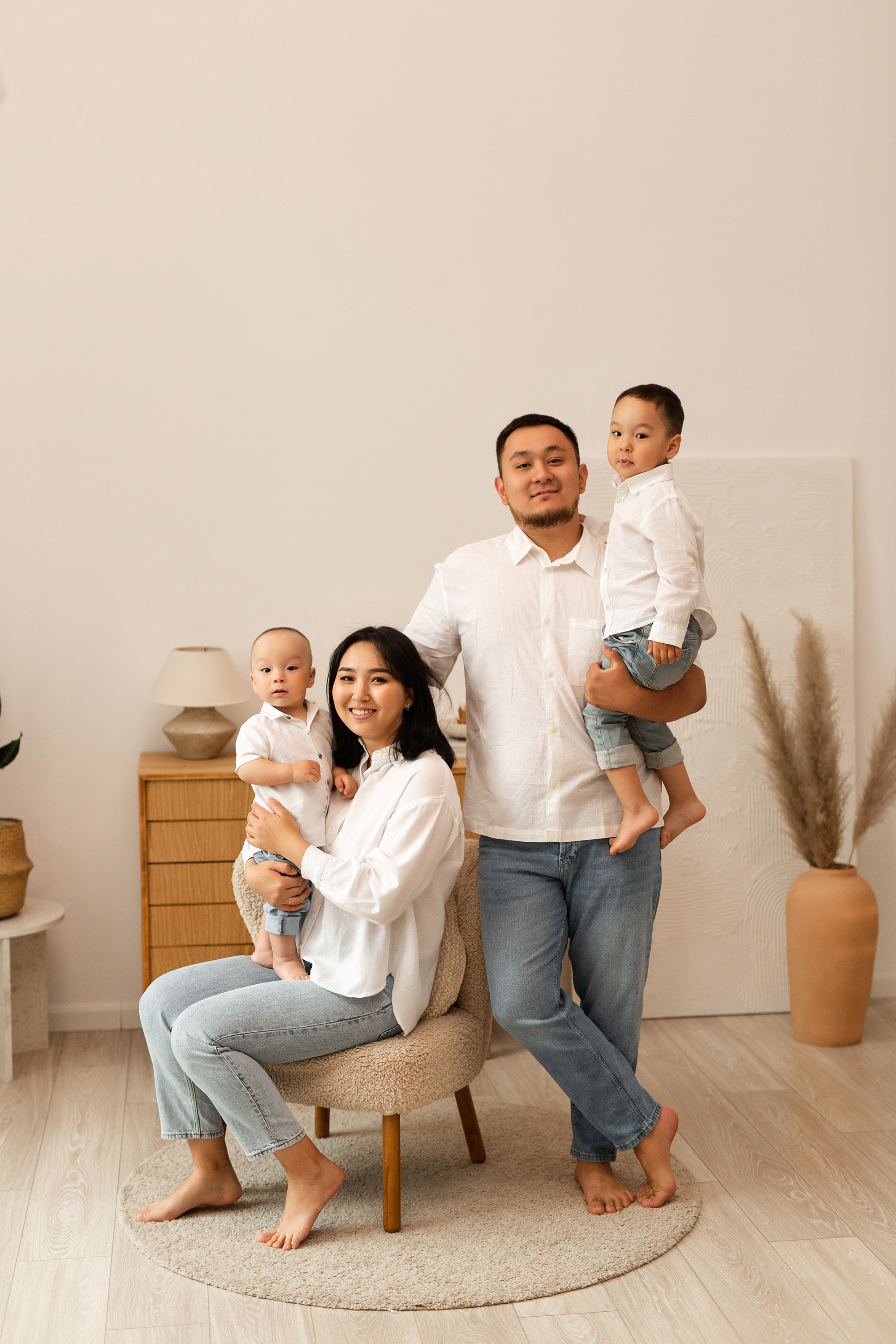 Семейная фотосессия в фотостудии. Семейный фотограф в Каневской Епифанова Ольга