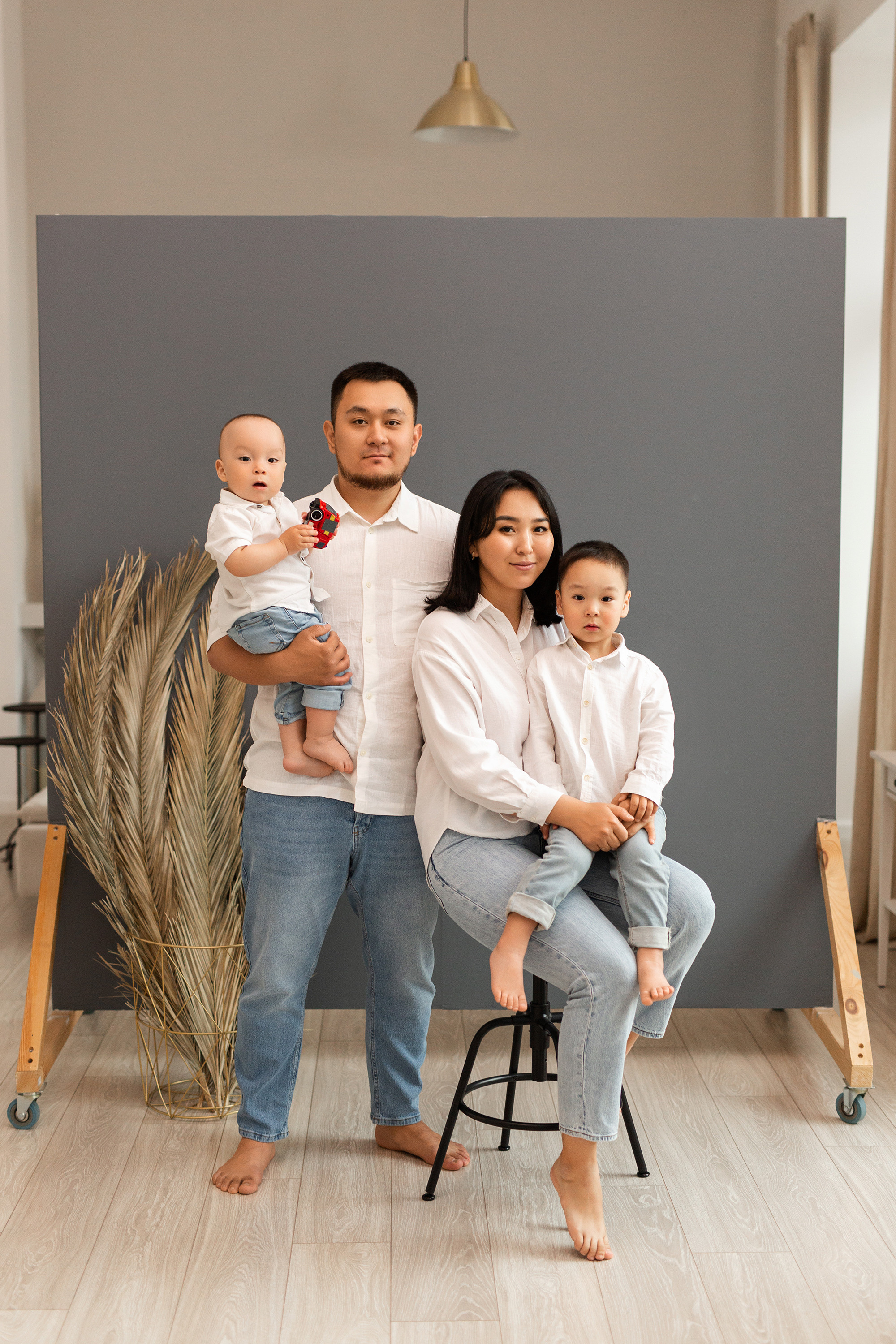 Семейная фотосессия в фотостудии. Семейный фотограф в Каневской Епифанова Ольга