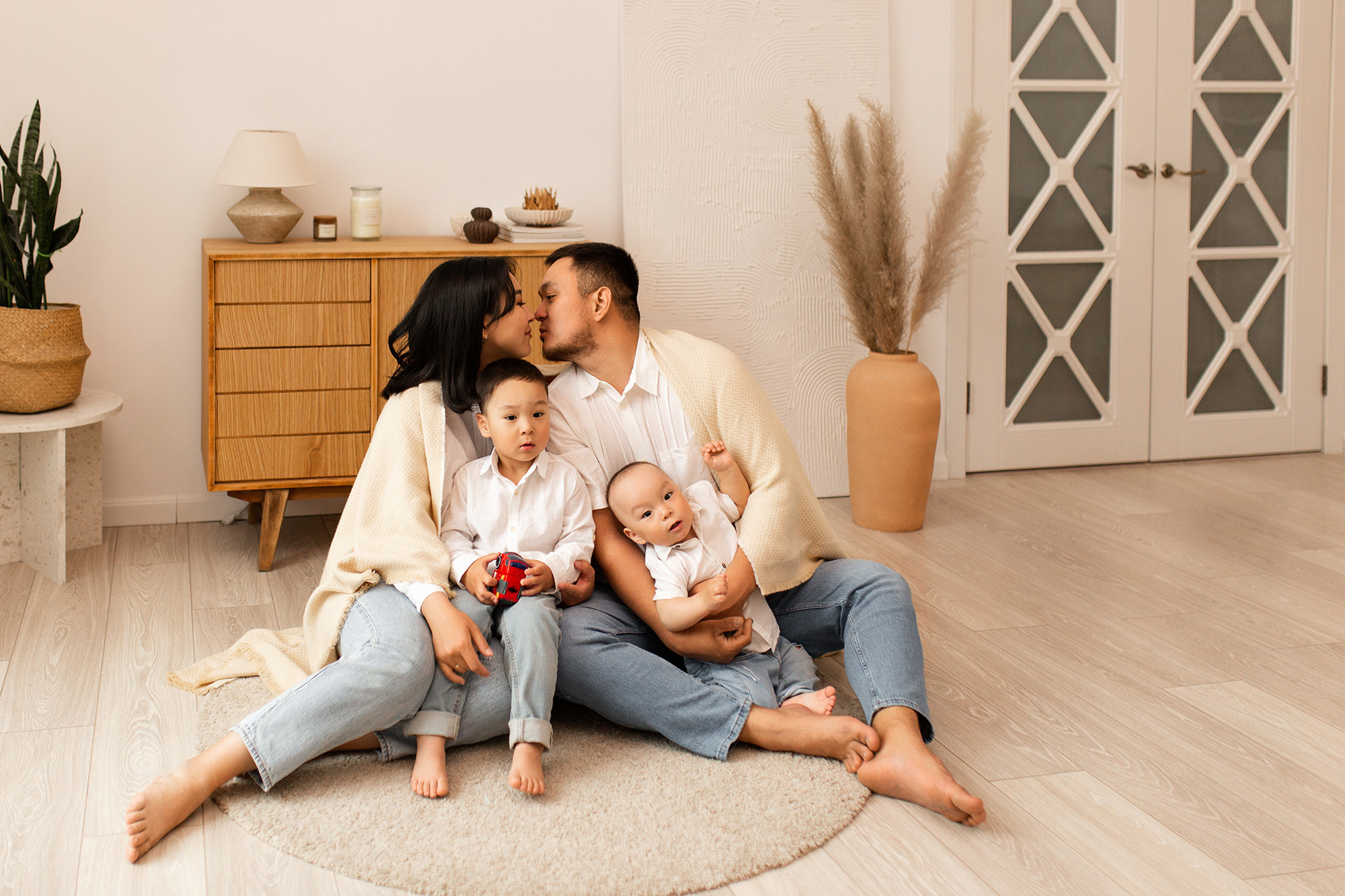 Семейная фотосессия в фотостудии. Семейный фотограф в Каневской Епифанова Ольга