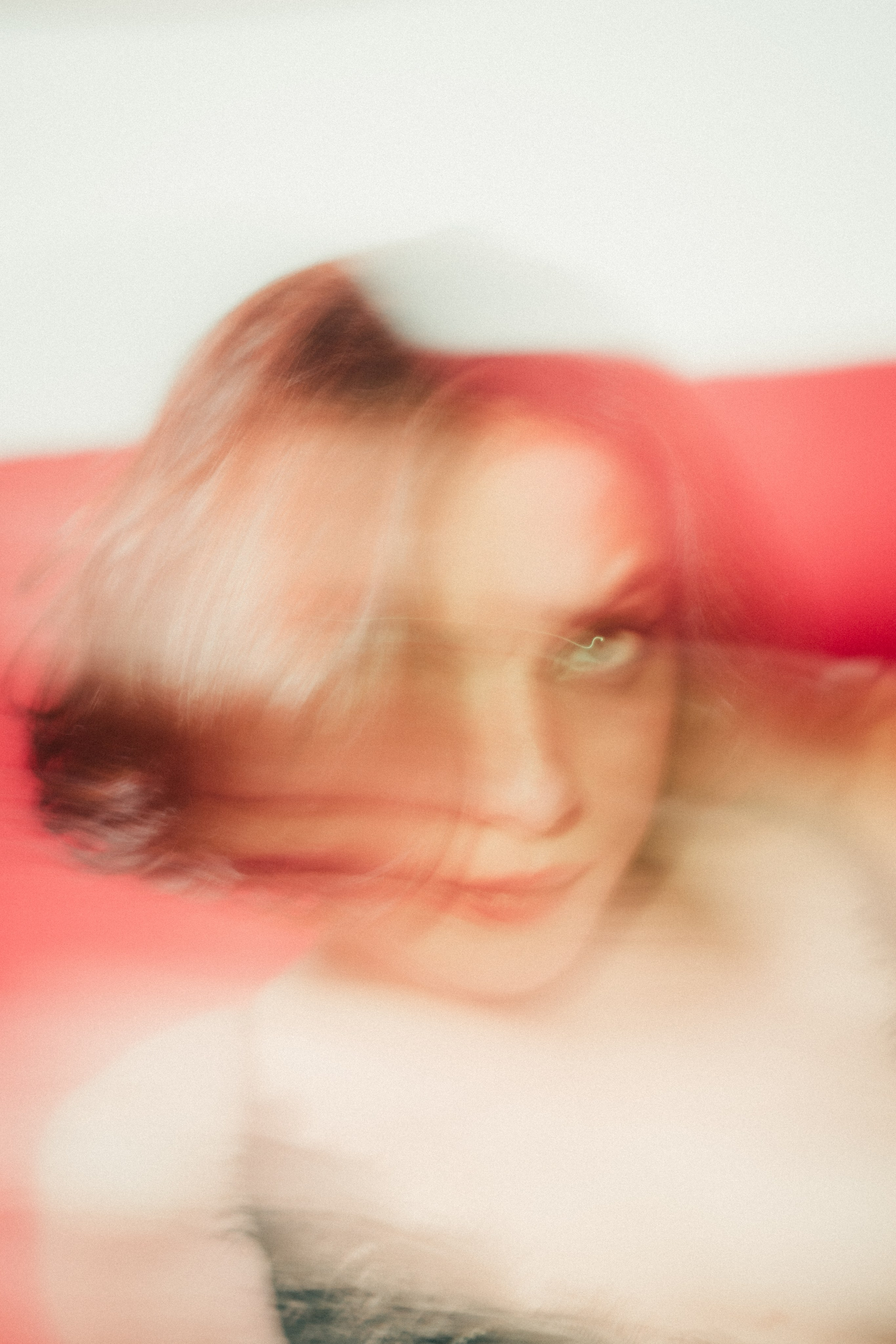 Des millions pour vos bombes des miettes pour nos vies. Фотограф Париж / Photographer Paris