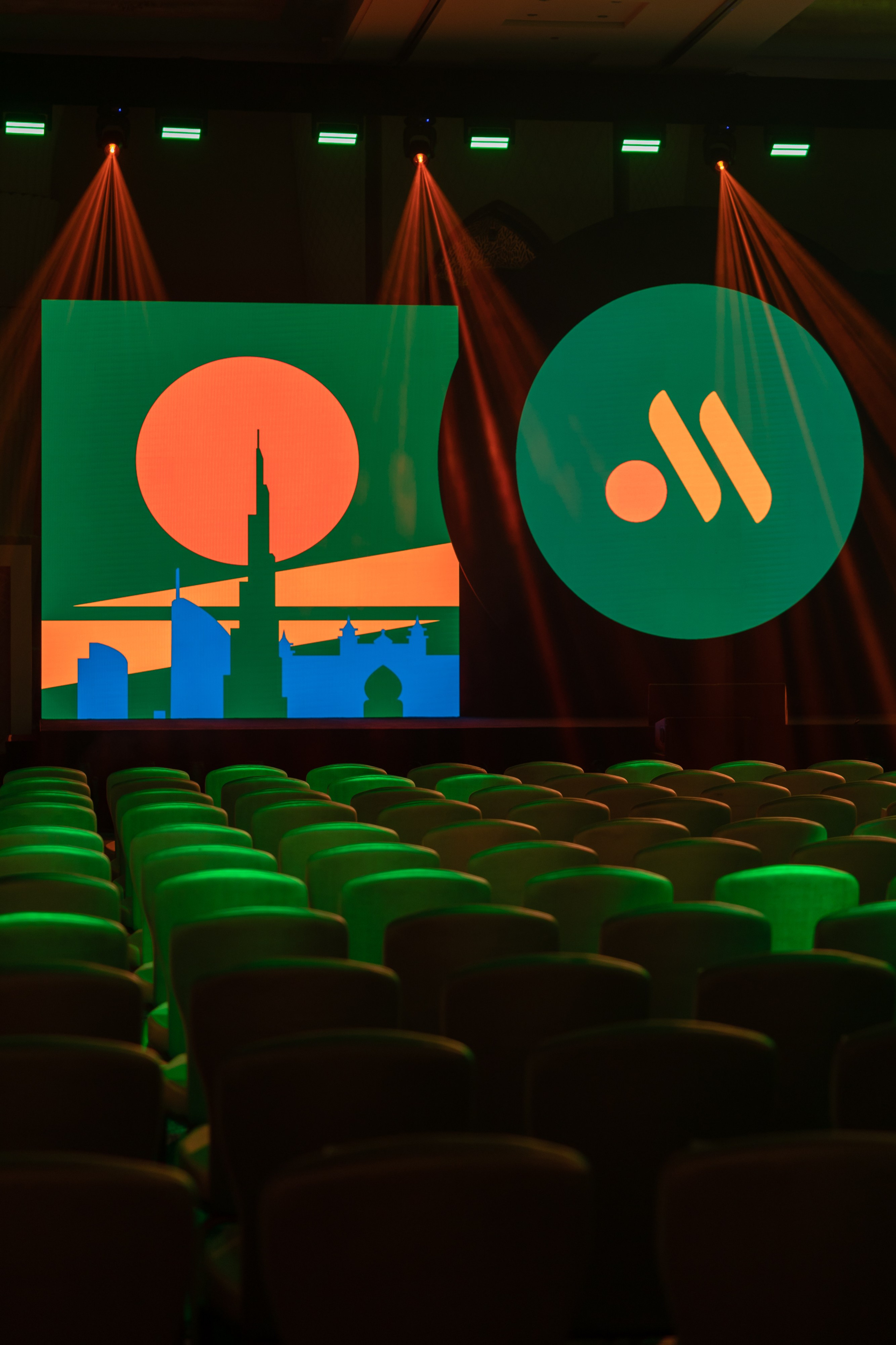 Точка Притяжения / Дубай. Фотограф Юлия Назарова