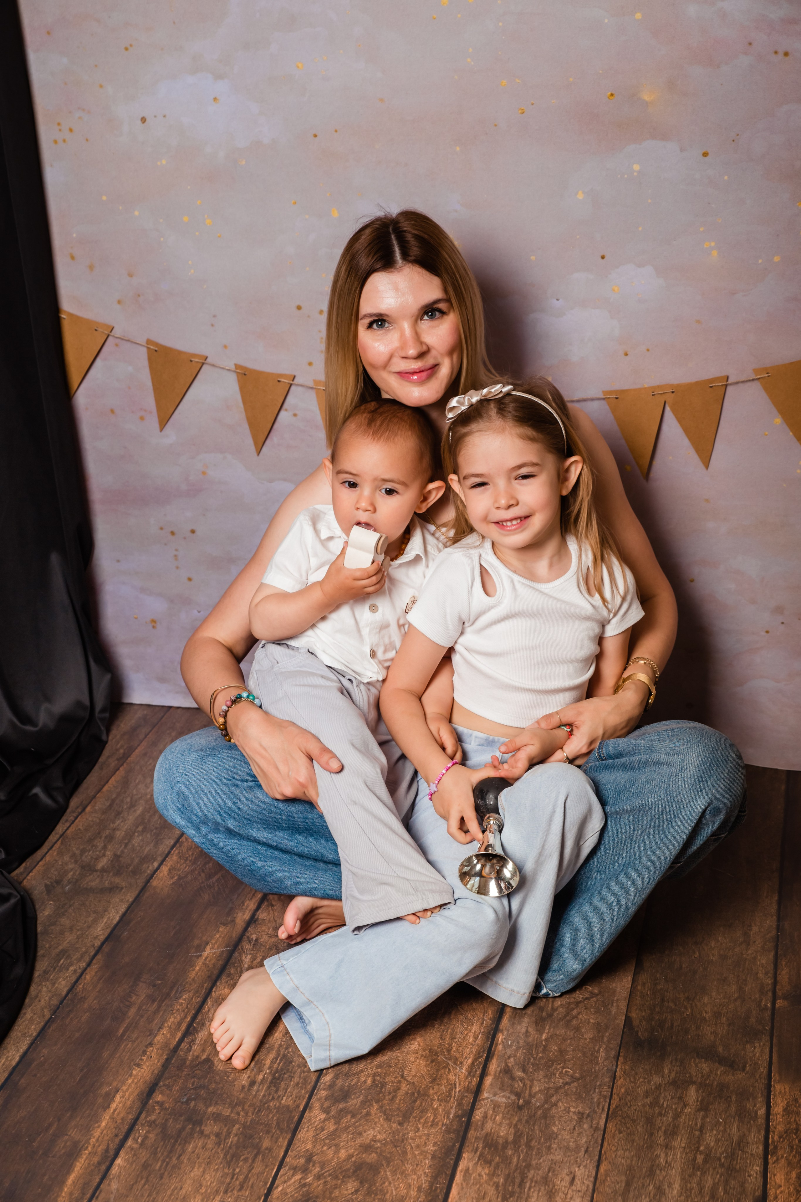 Happy family. Professional family and children’s photographer in Izmir Irina Eron