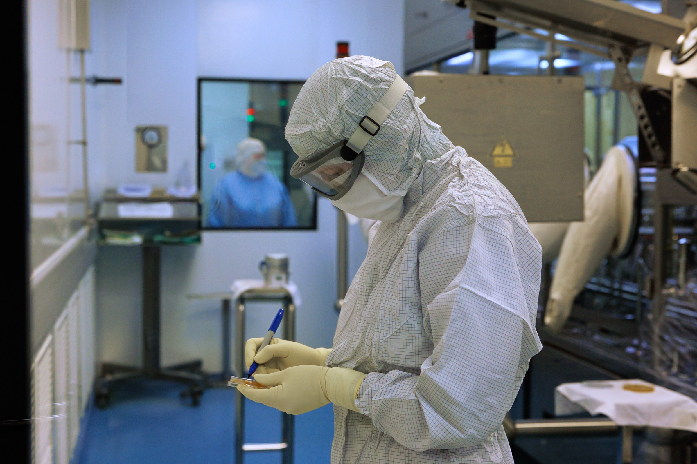 «Petrovax | Фотогалерея сотрудников и производства». Видеограф, фотограф Илья Новиков Москва, Екатеринбург, Калининград