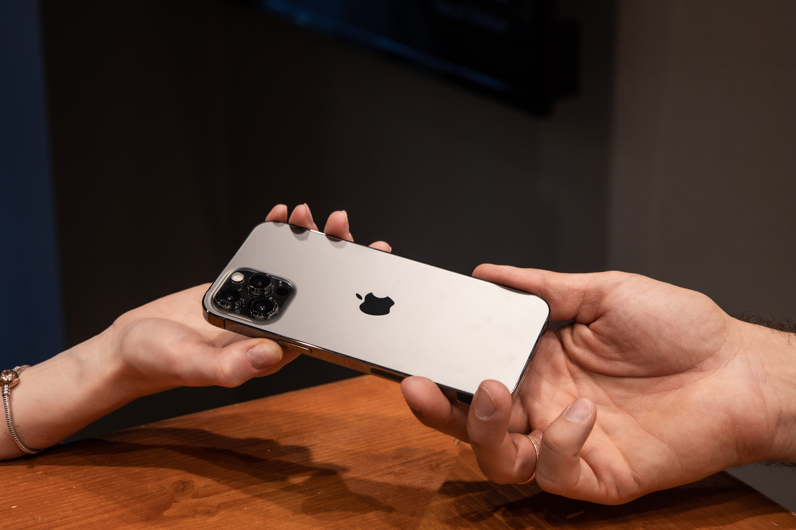 Салон Сотовой связи. Семейный и Свадебный фотограф в Сочи