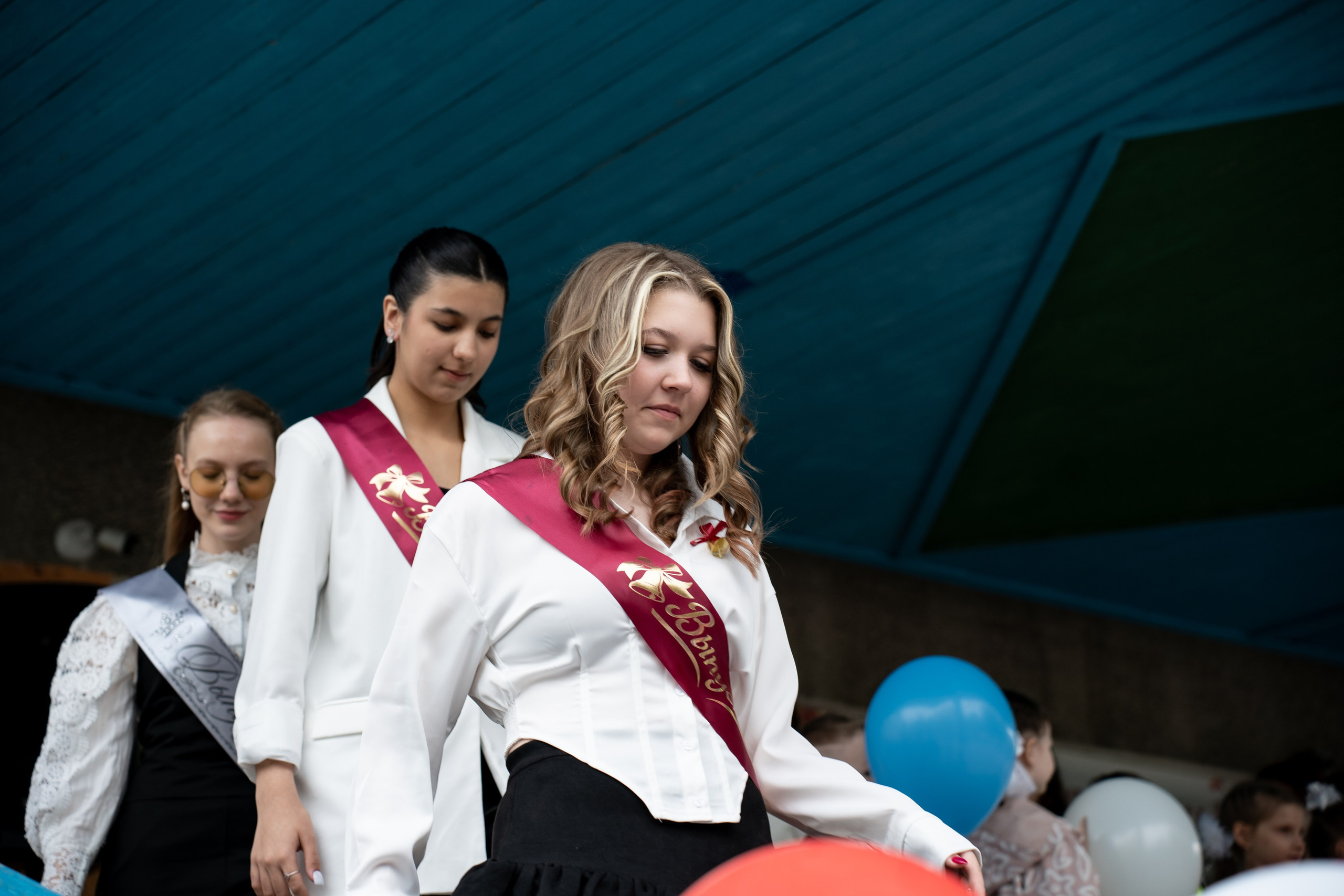 Последний звонок 64 шк. Фотостудия «Стрекоза»