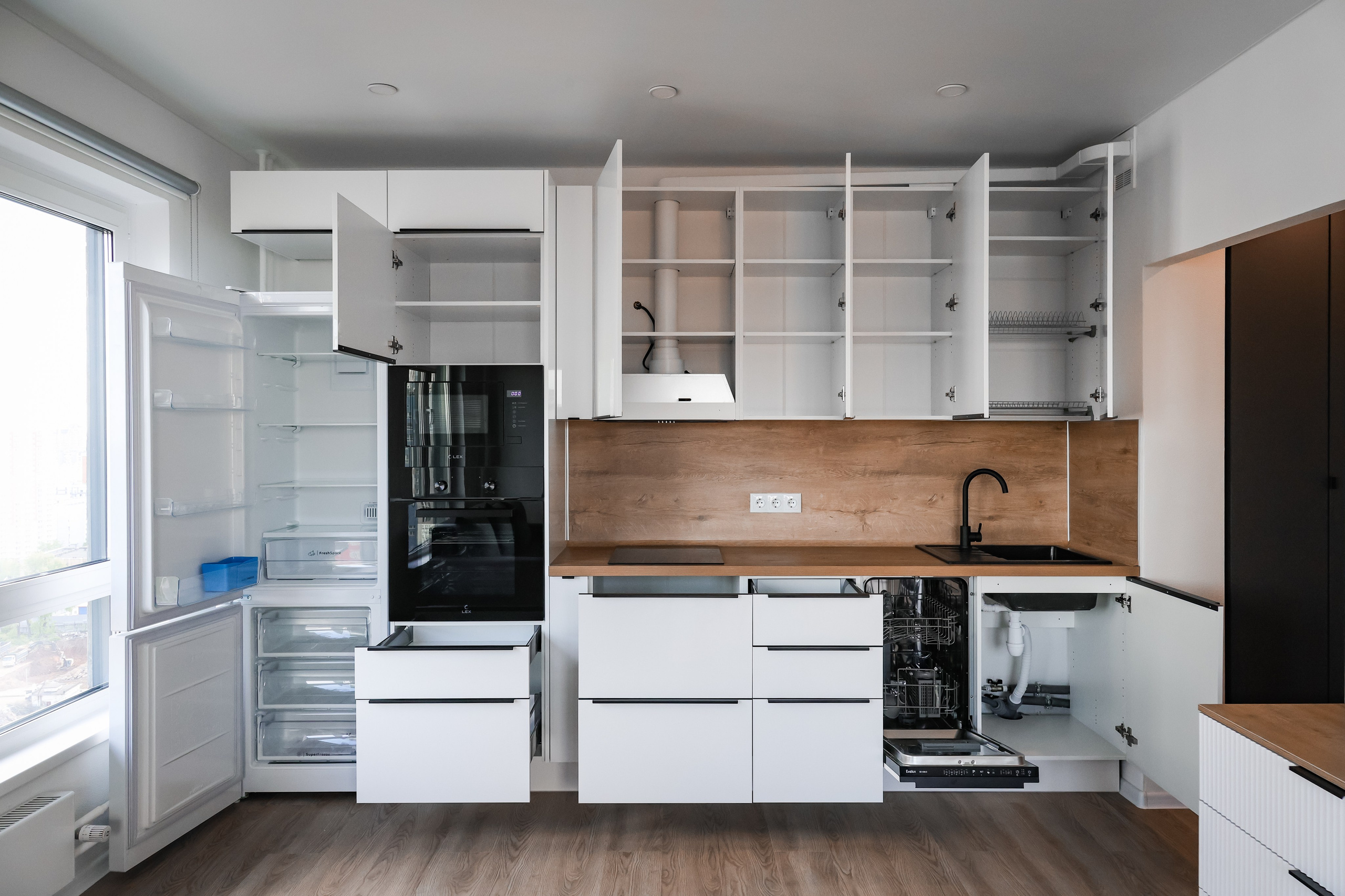 APARTMENT COMPLEX INTERIOR. Mixturecaptures