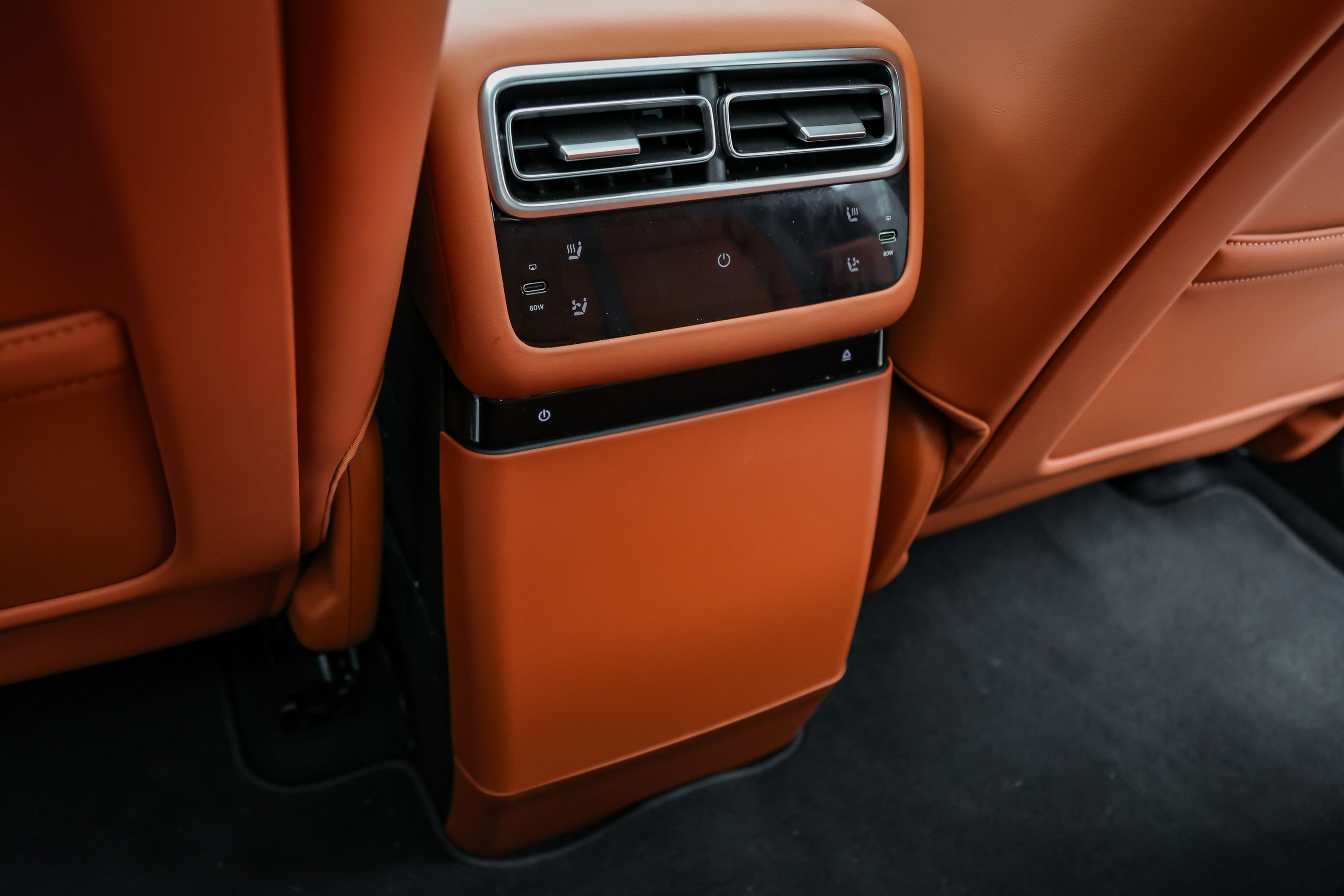 2024 LIXIANG L6. Mixturecaptures