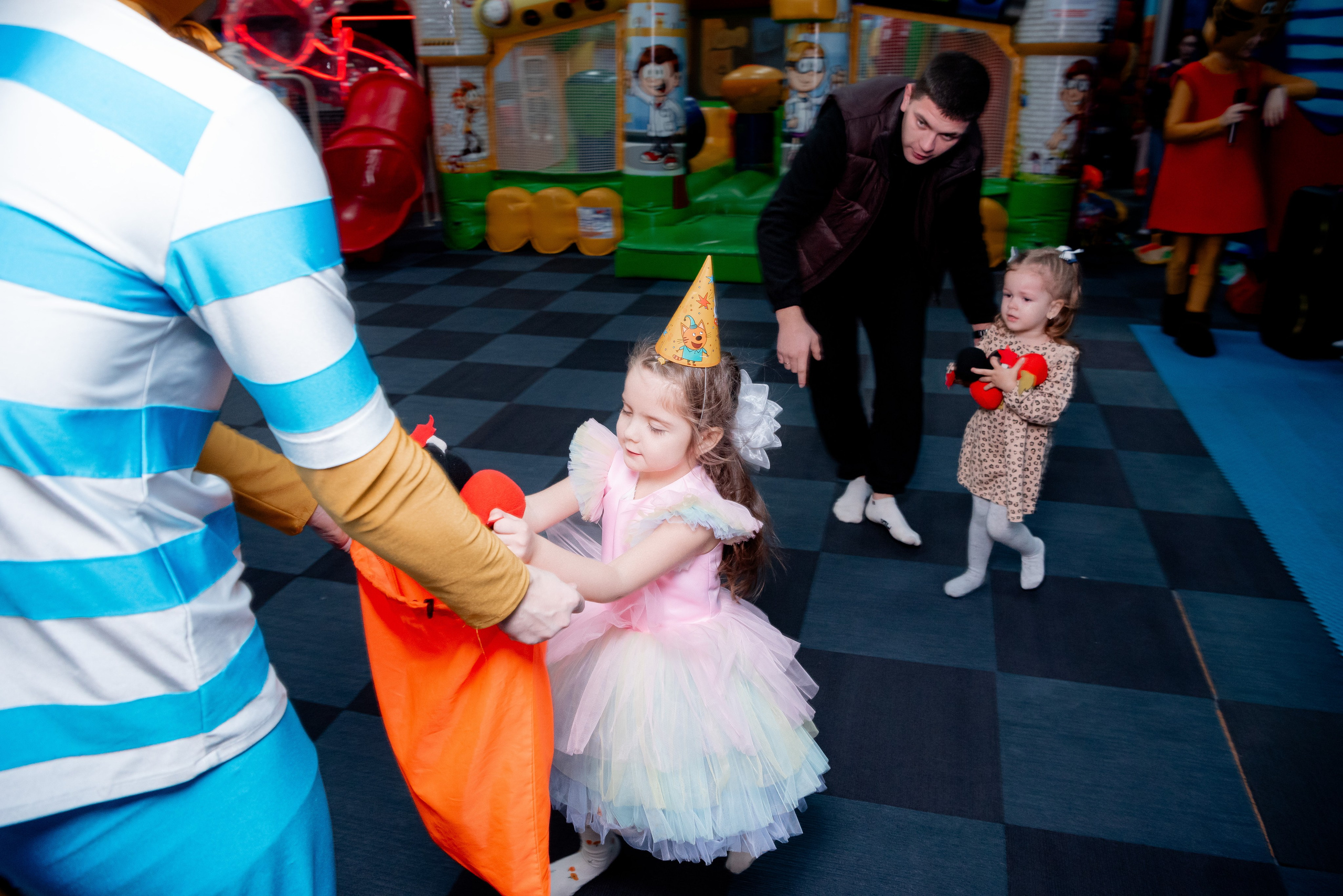 ДР В Локо Мотив Аниматоры Три кота. Фотограф в Волгограде и Волжском Александр Горбань