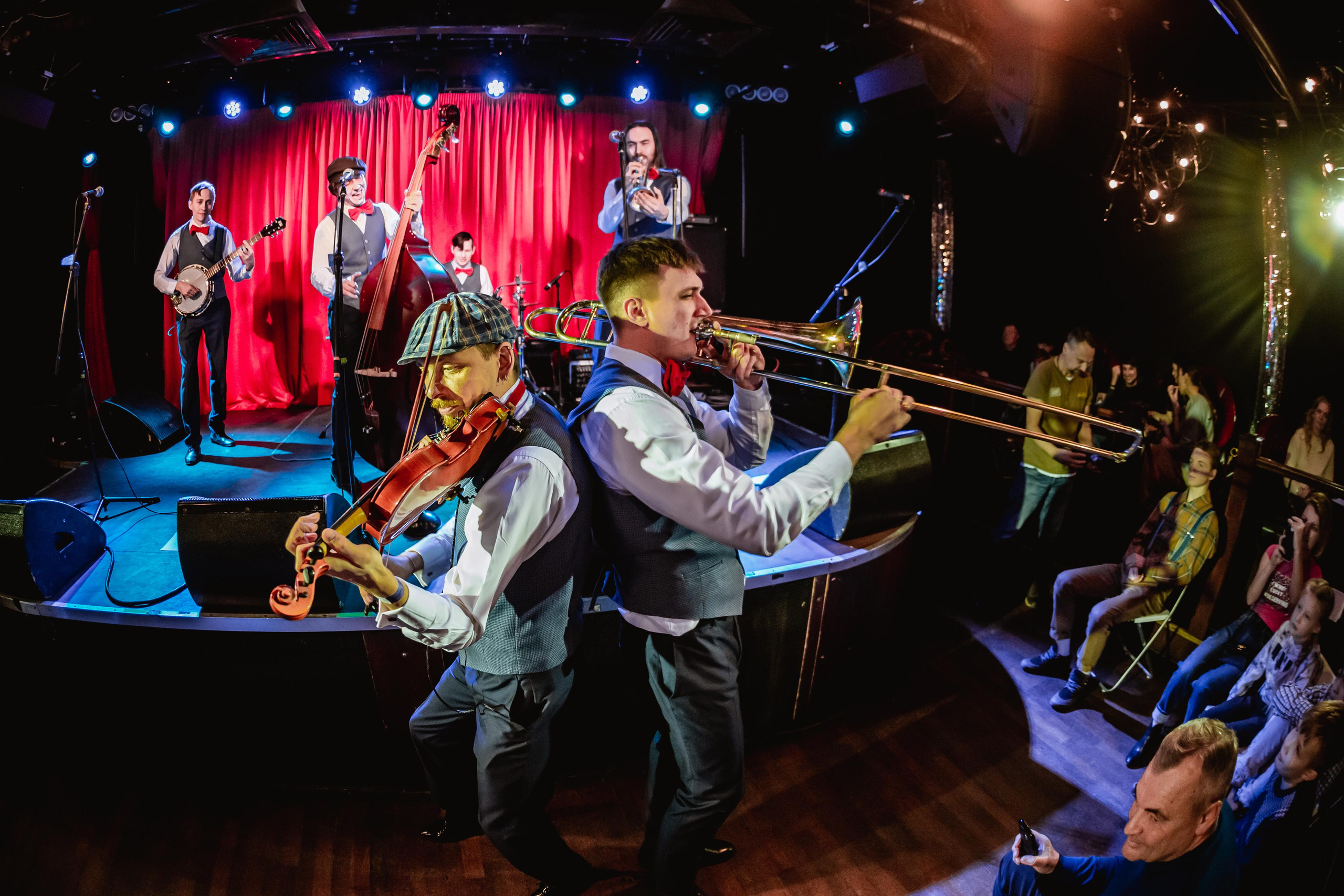 Шоу-оркестр Старый Добрый Dixieland. Фотограф Сонкина Татьяна